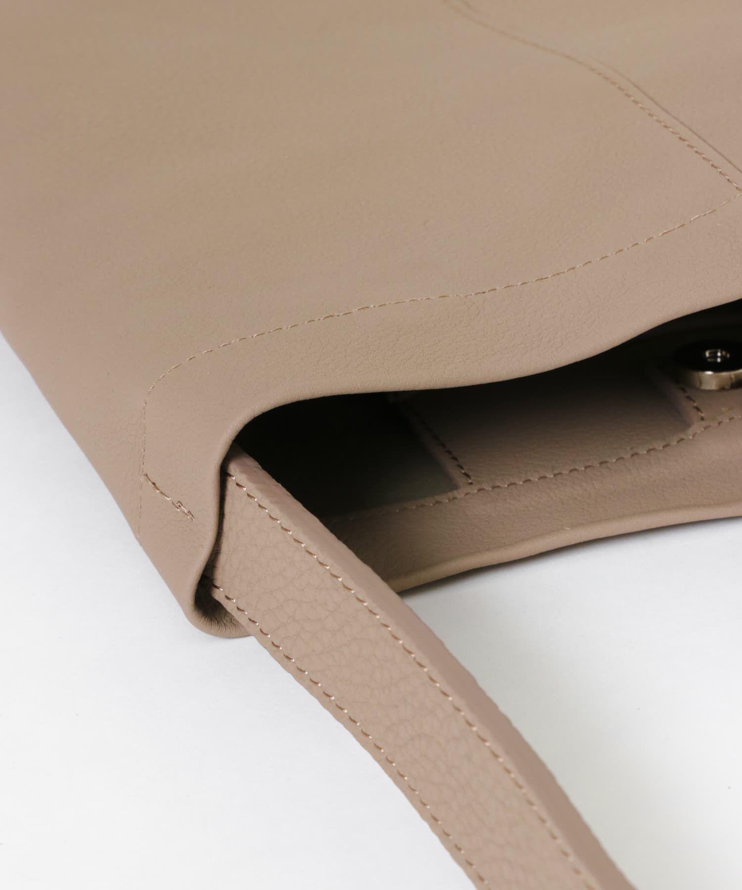 URBAN RESEARCH「ITTI　MARY SHOULDER - PM」|ショルダー・メッセンジャー|