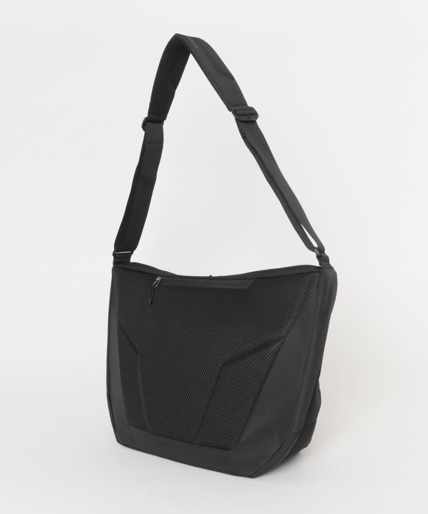 URBAN RESEARCH「SALOMON　ACS SHOULDER BAG」|ショルダー・メッセンジャー|