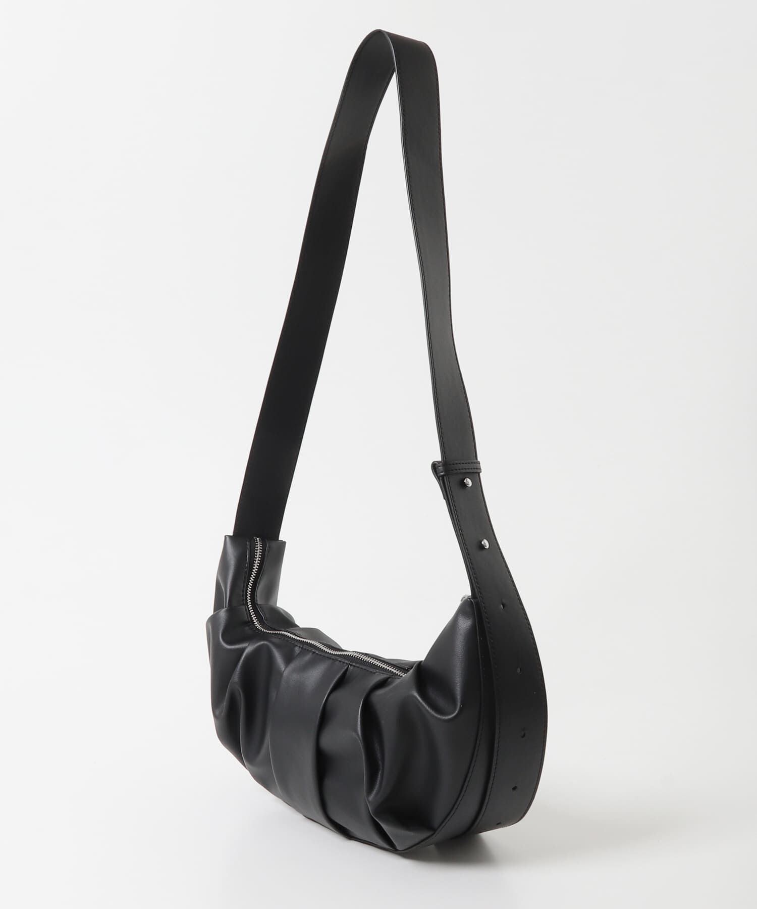 SENSE OF PLACE by URBAN RESEARCH「ハーフムーンタックショルダー」|ショルダー・メッセンジャー|