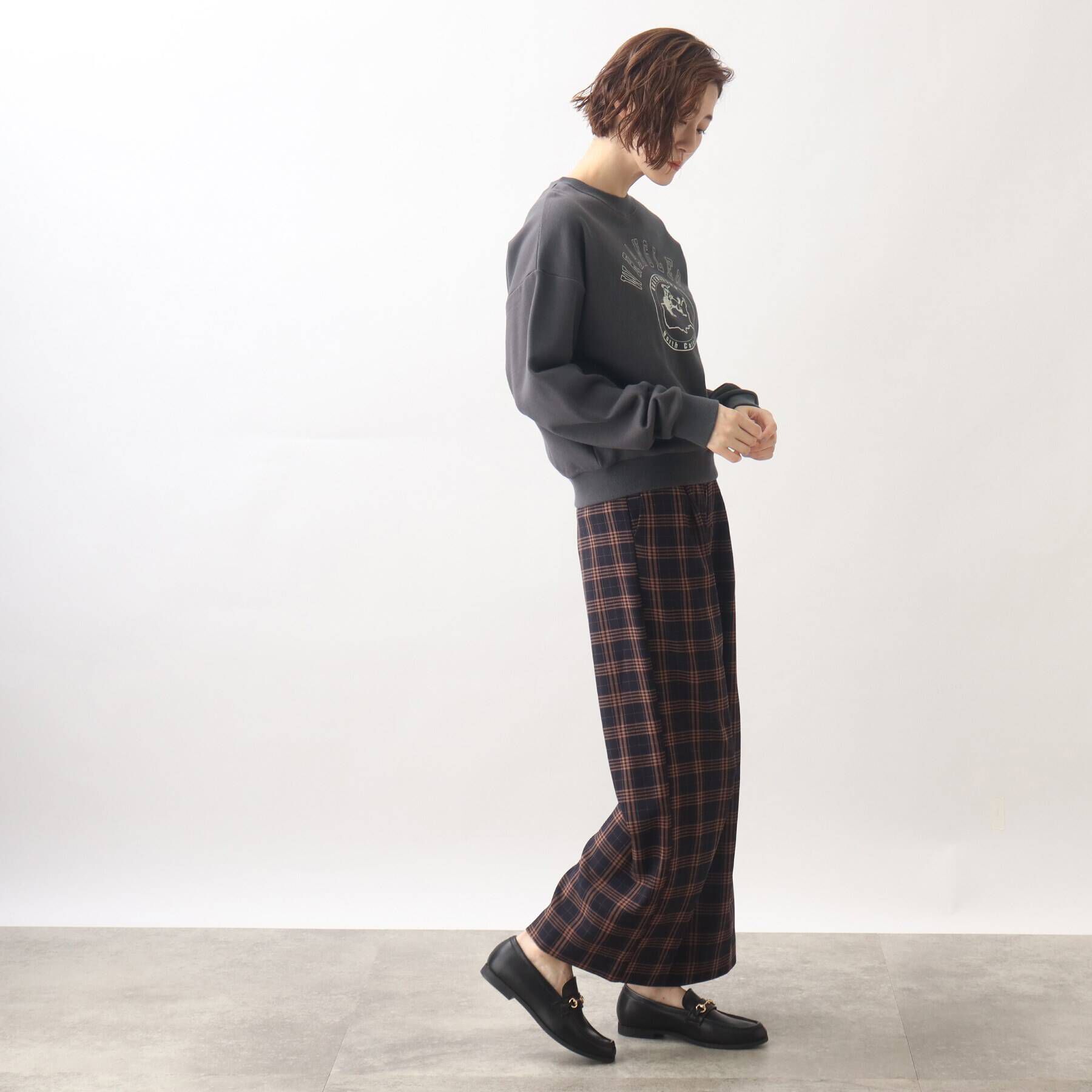 grove「【Wrangler（ラングラー）別注】カレッジロゴがポイント！裏毛プルオーバー」|パーカー|