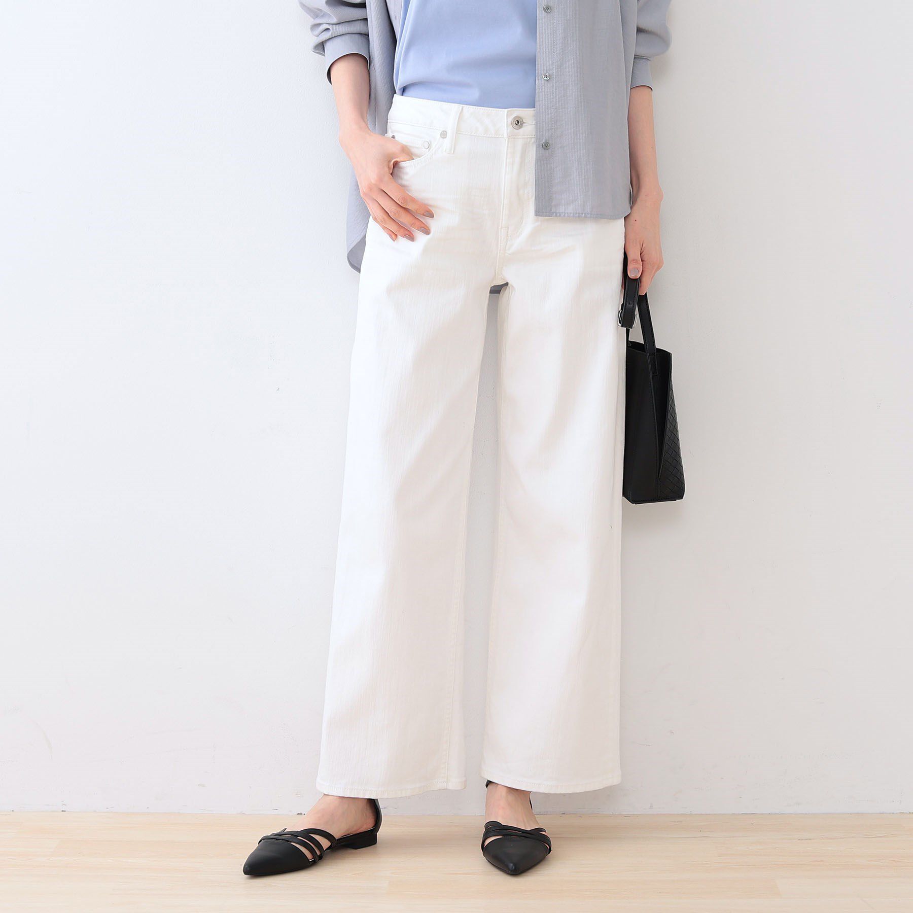 INDIVI「【春の新色登場！褒められデニム】ワイドストレート デニムパンツ」|デニム|