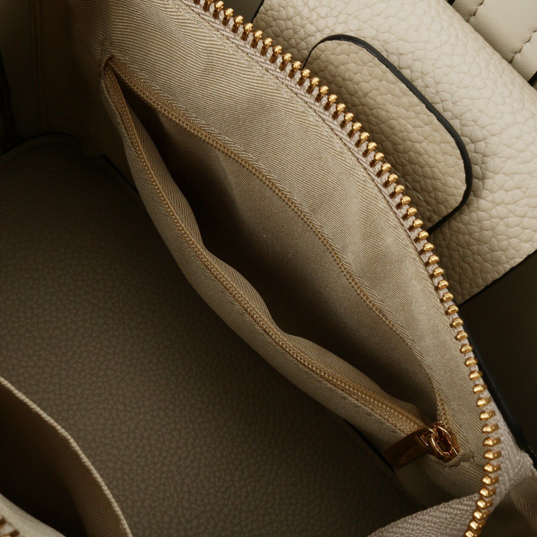 Couture broach「2wayレザー調ハンドバッグ」|ショルダー・メッセンジャー|