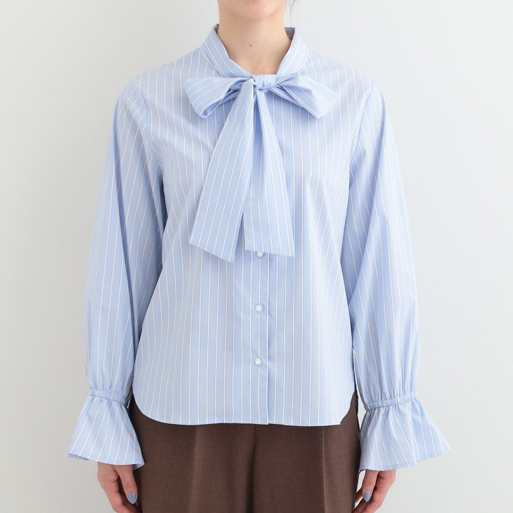 SHOO･LA･RUE「【洗濯機可/S-LL/洗濯後シワになりにくい】オンでもオフでも使いやすい リボンブラウス」|シャツ・ブラウス|