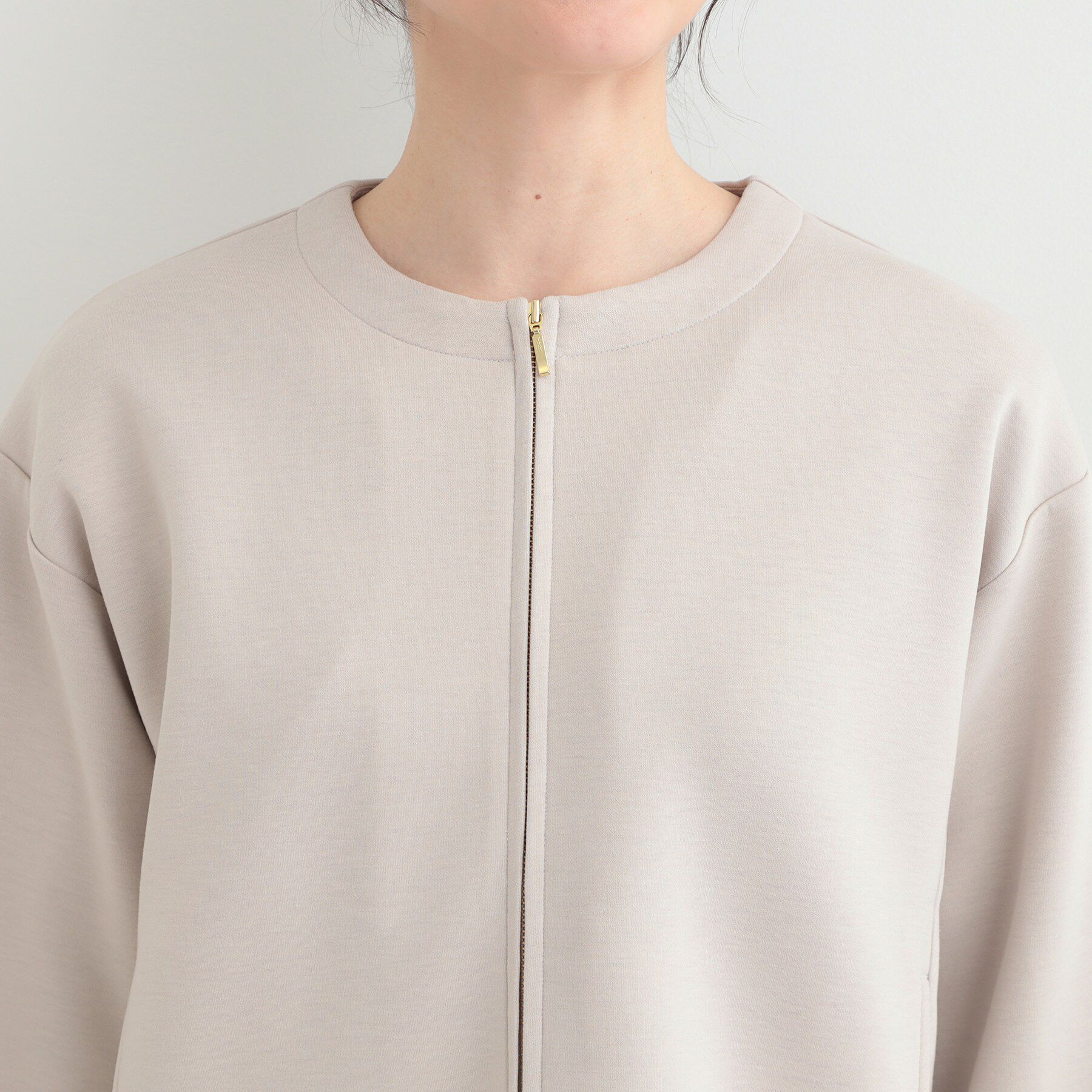 SHOO･LA･RUE「【セットアップ可能/S－LL/なめらかタッチ】大人のきれいめスタイルに ノーカラージップブルゾン」|ブルゾン・スタジャン|