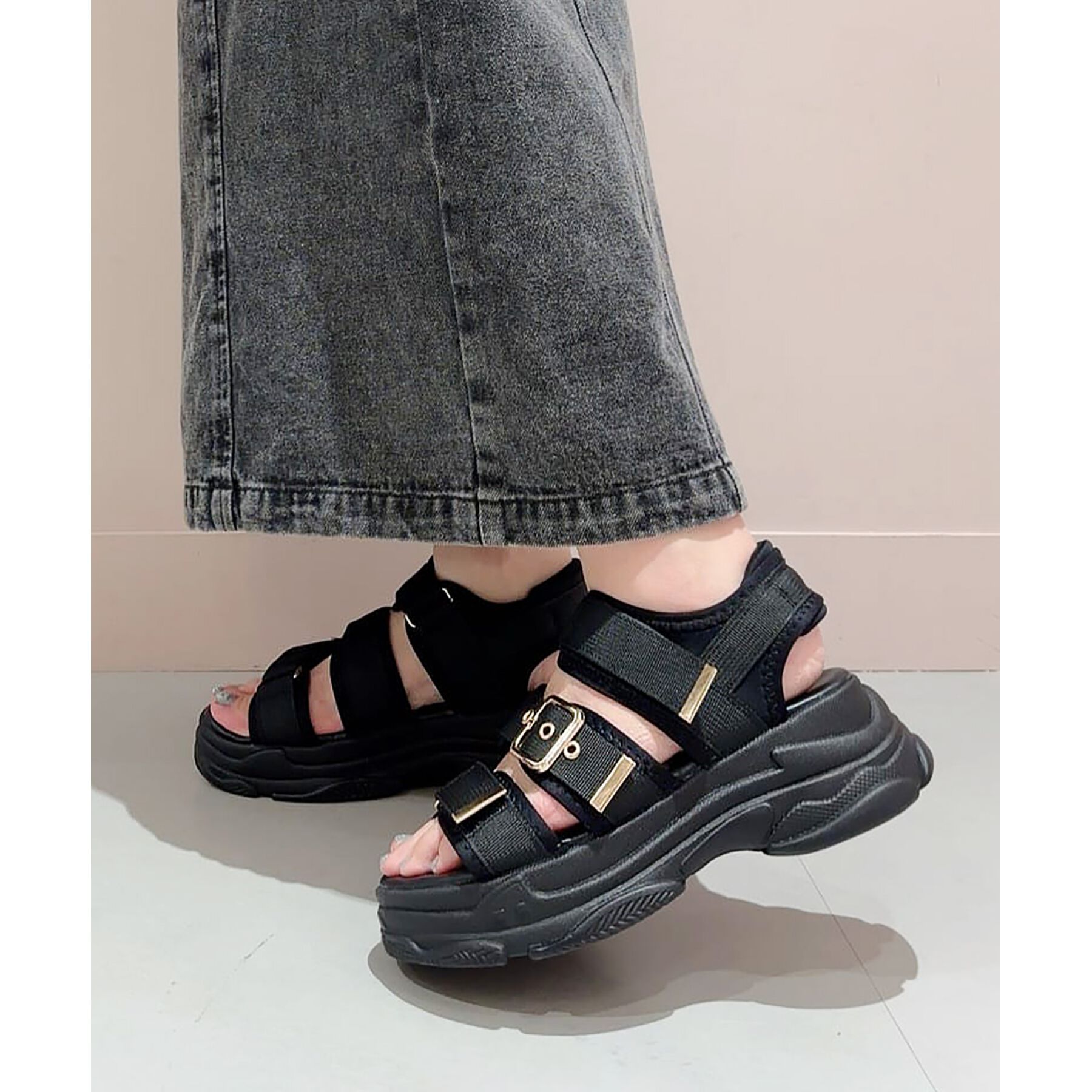 csT&P「軽量厚底ソール ゴールドベルトスポーツサンダル」|サンダル|