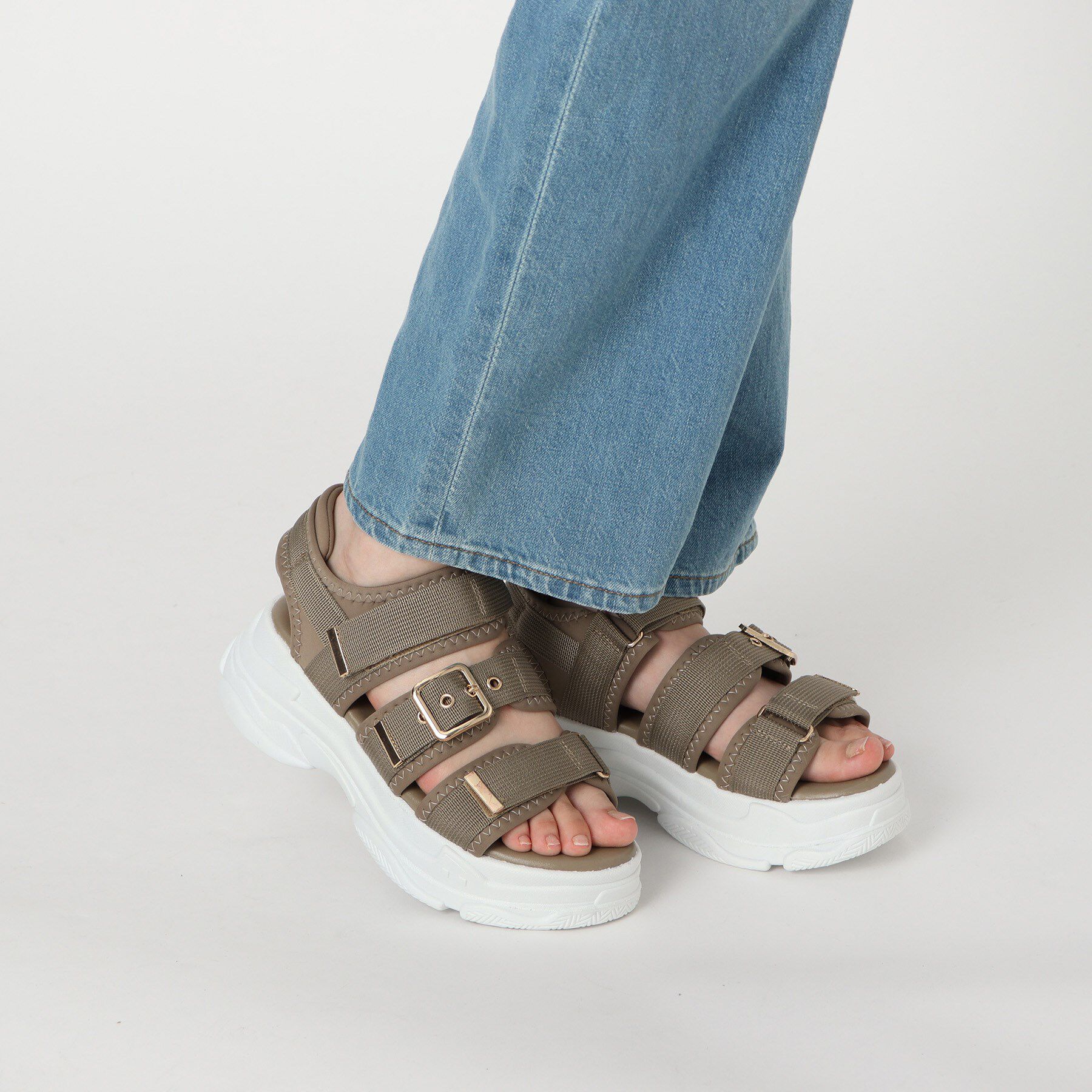 csT&P「軽量厚底ソール ゴールドベルトスポーツサンダル」|サンダル|