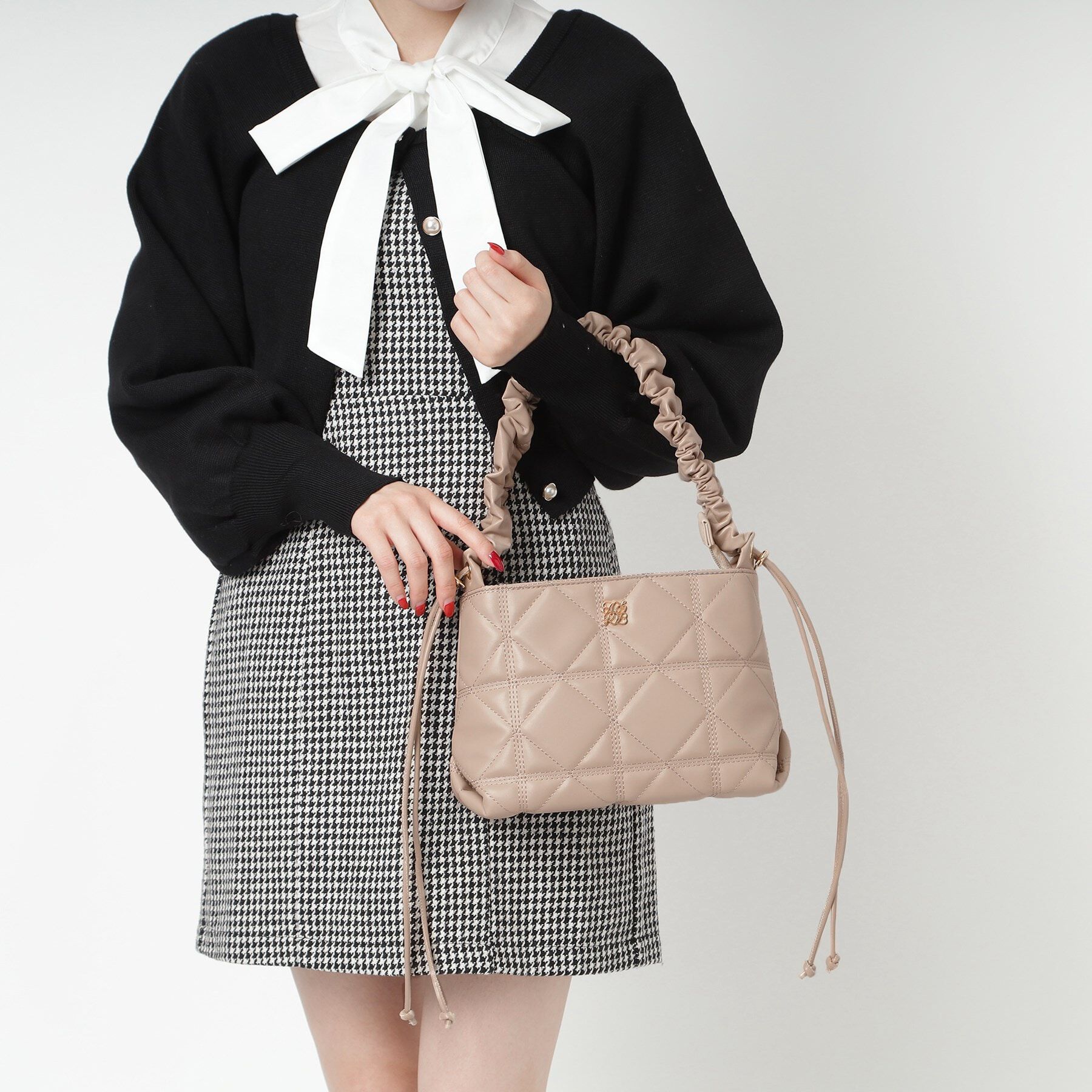 Ober Tashe「ロゴプレート付き キルティング2WAYショルダーバッグ」|ショルダー・メッセンジャー|