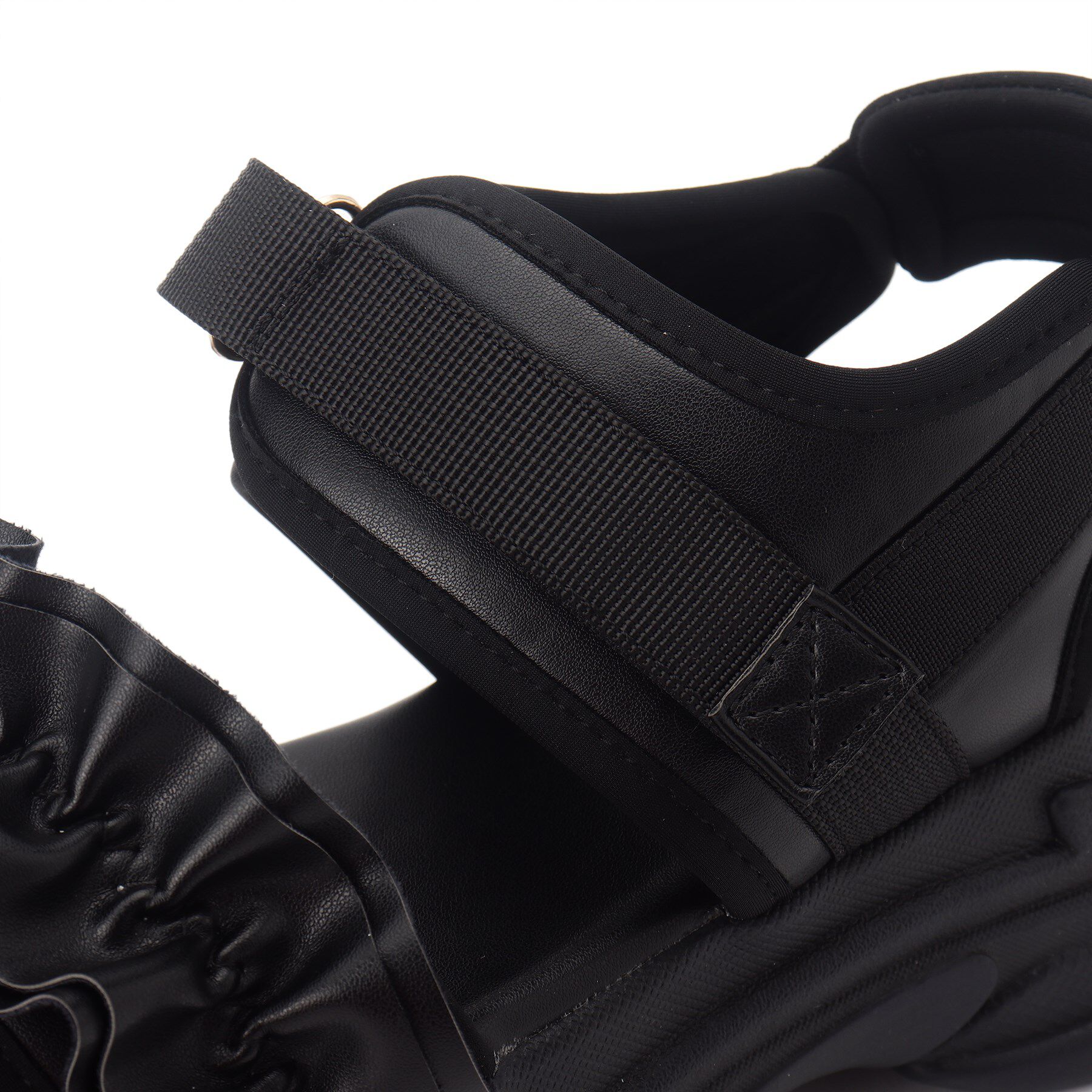 csT&P「厚底フリルスポサン」|サンダル|