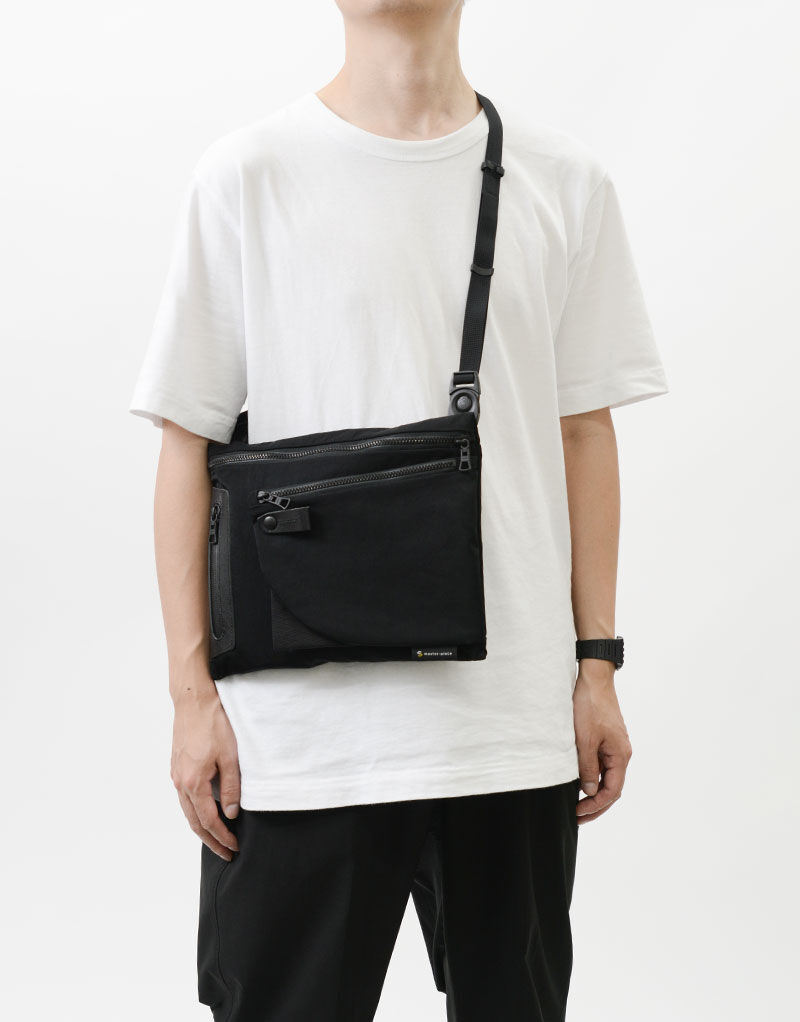 master-piece「CIRCUS サコッシュ」|ショルダー・メッセンジャー|クロ