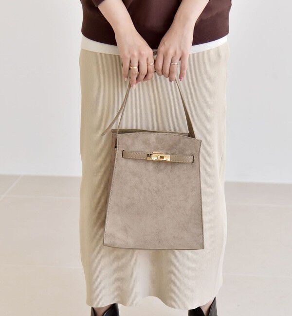 quaranciel「quaranciel: ベルトデザイン スクエア ショルダー バッグ」|ショルダー・メッセンジャー|ベージュ