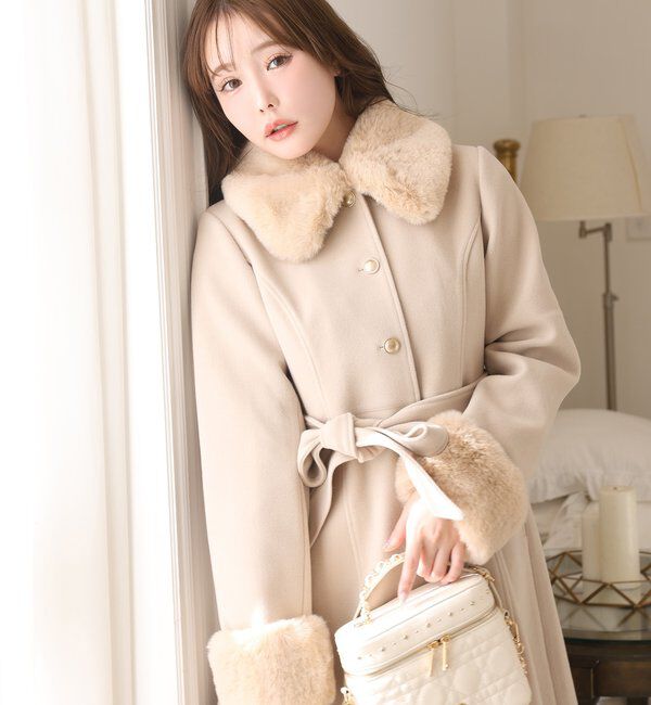  「【サイズ展開あり】襟/袖ファーマルチリボンロングコート」|その他|