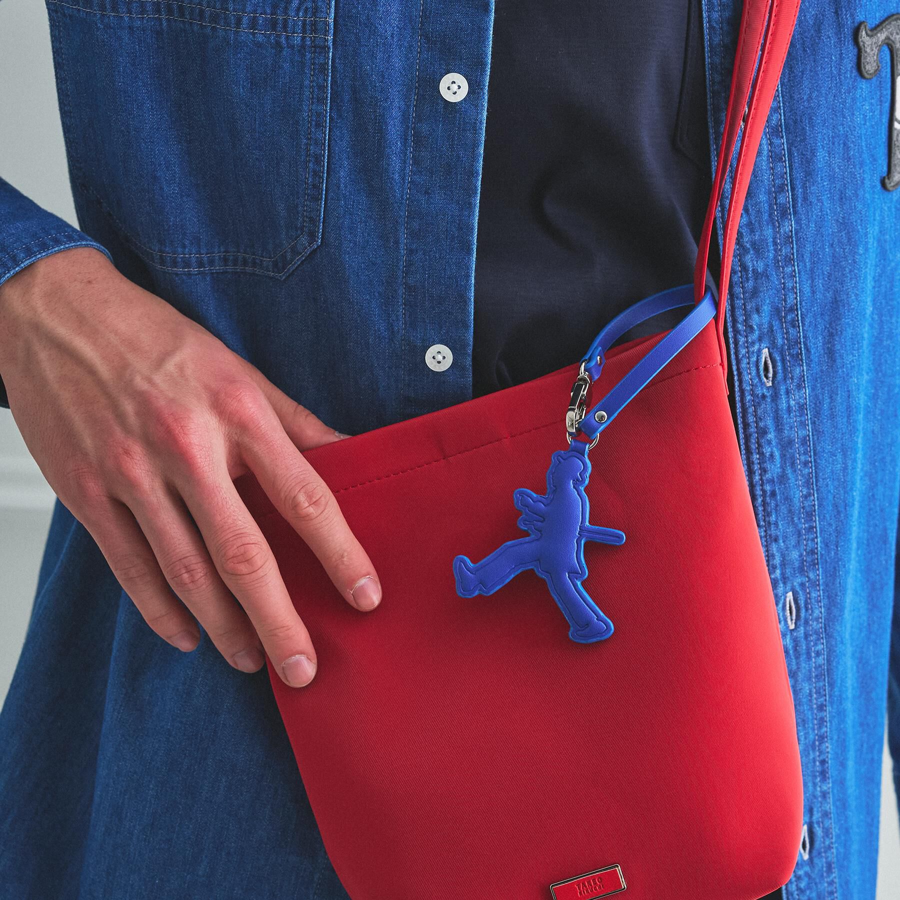 TAKEO KIKUCHI「【BOWLER HAT LABEL】ボーラーハットウォーカーチャーム」|キーケース|ブルー(093)