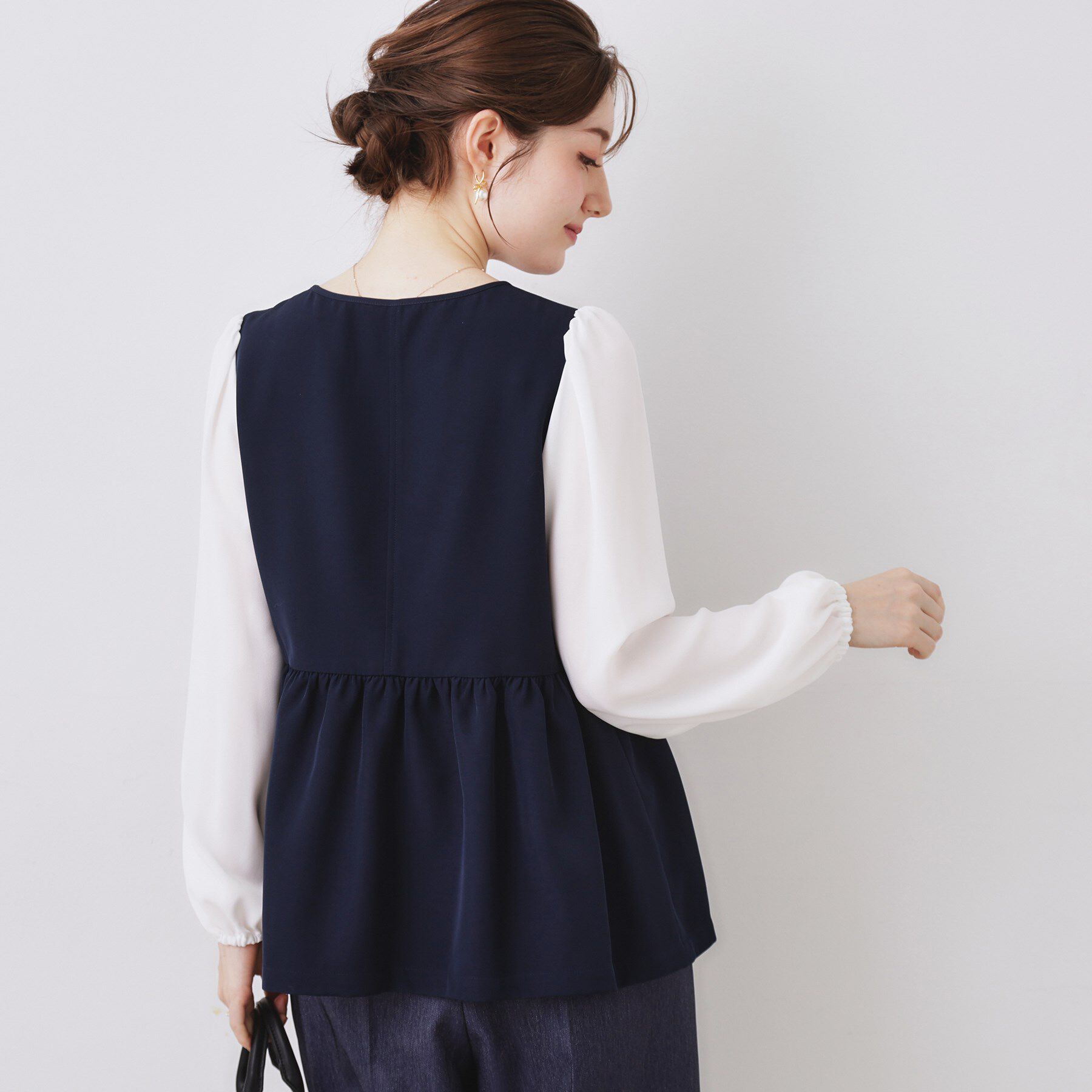 Couture broach「【ハレの日・通勤】フリルドッキング ペプラムブラウス」|シャツ・ブラウス|