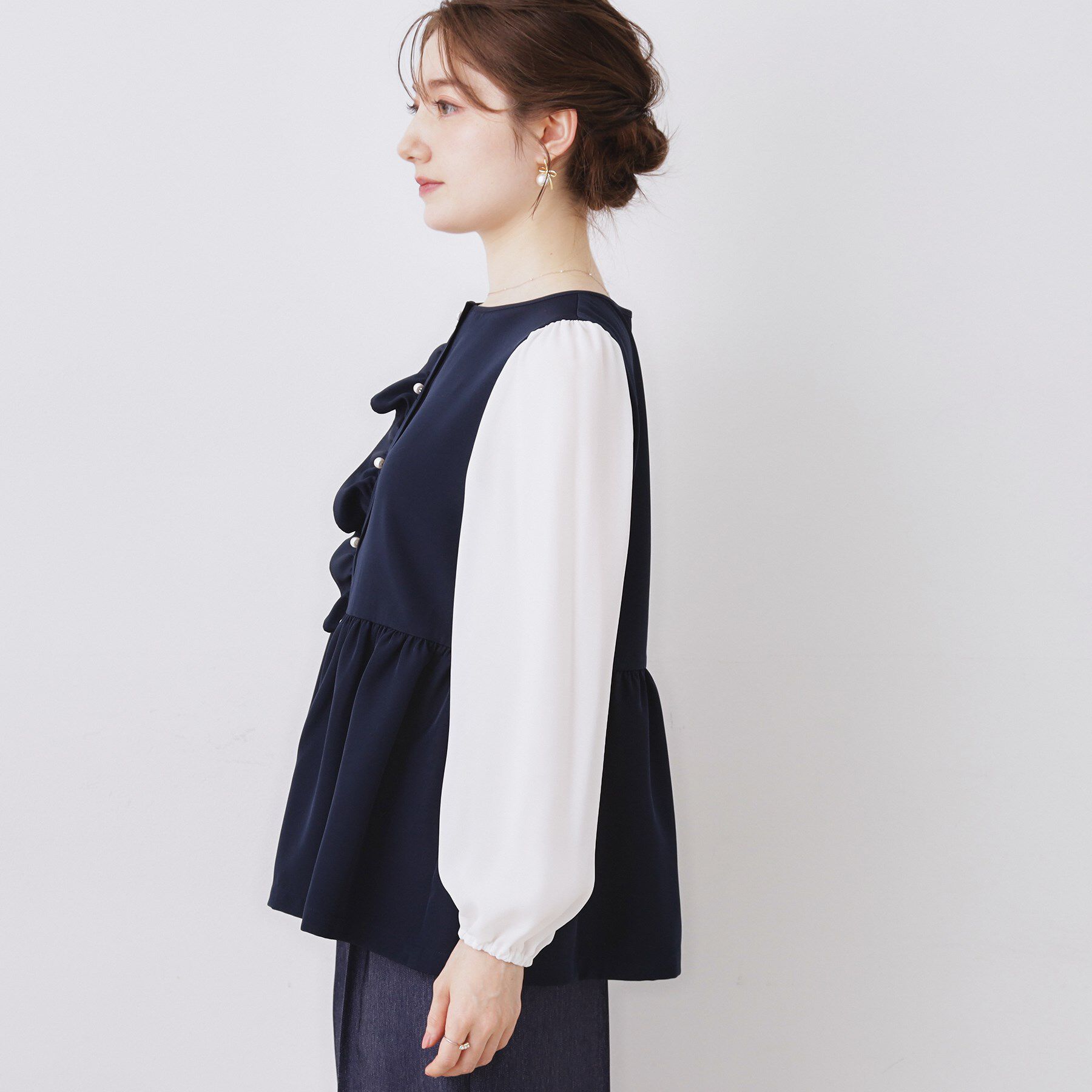 Couture broach「【ハレの日・通勤】フリルドッキング ペプラムブラウス」|シャツ・ブラウス|