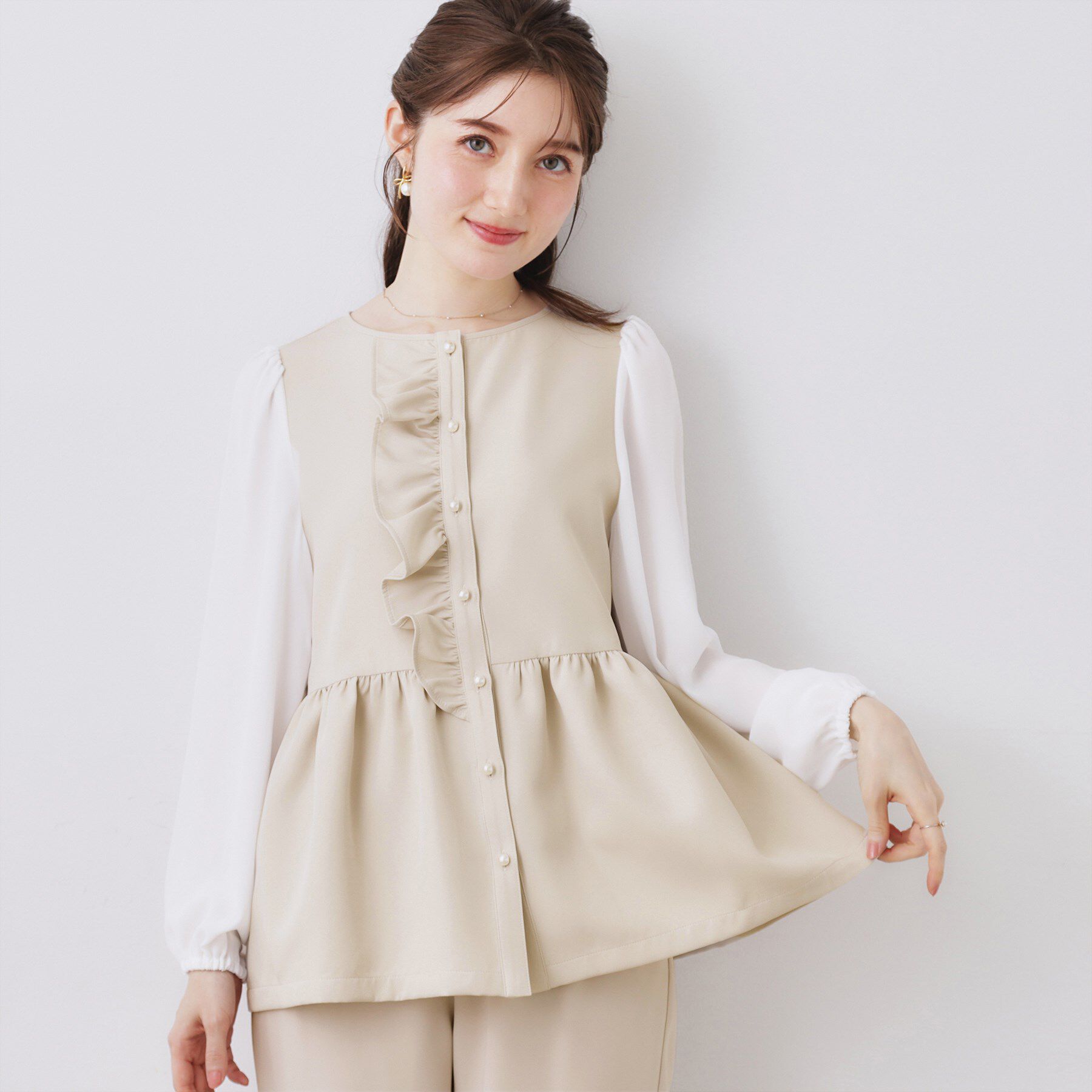 Couture broach「【ハレの日・通勤】フリルドッキング ペプラムブラウス」|シャツ・ブラウス|