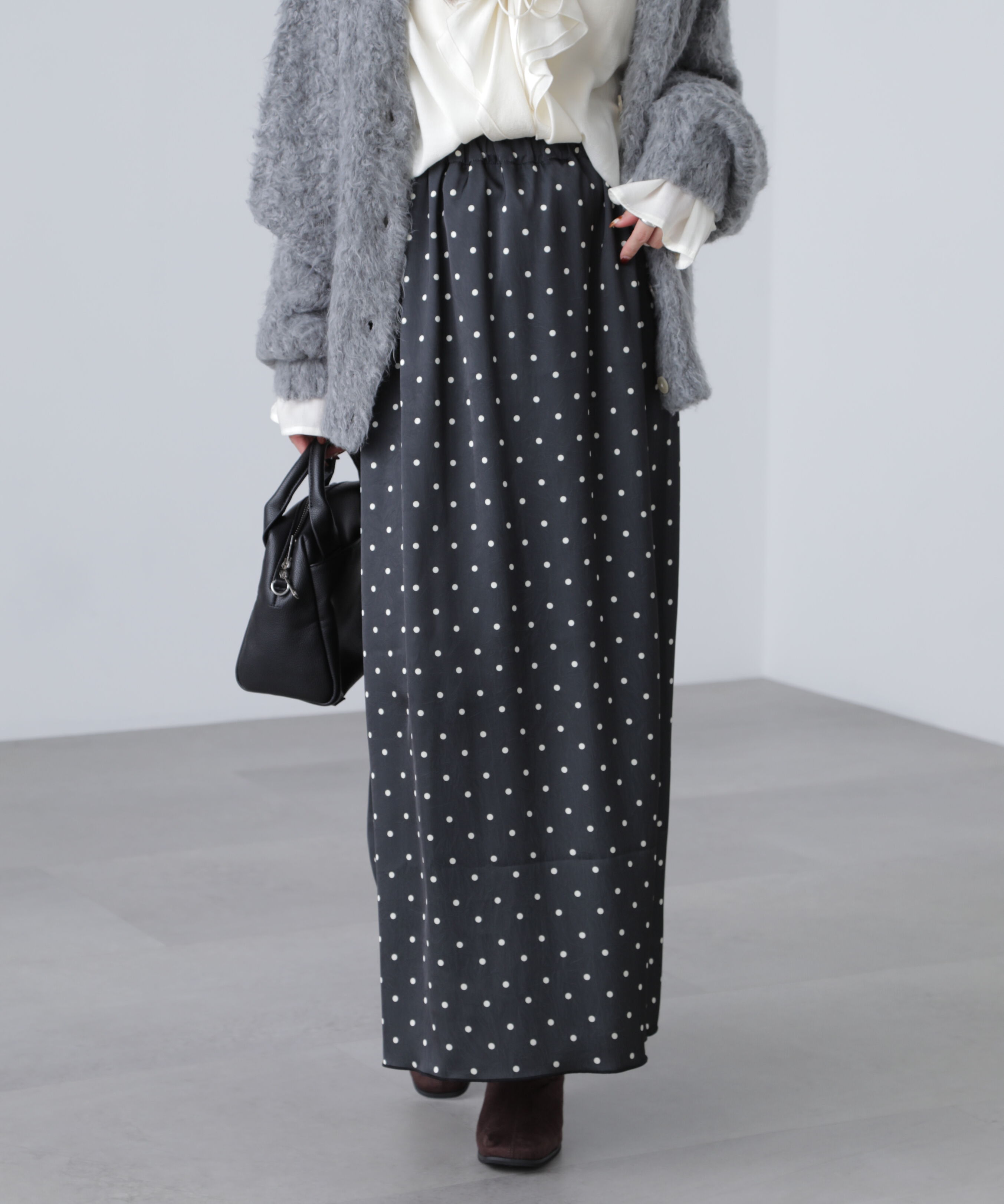  「サテンナローロングスカート」|スカート|ブラックドッ 1