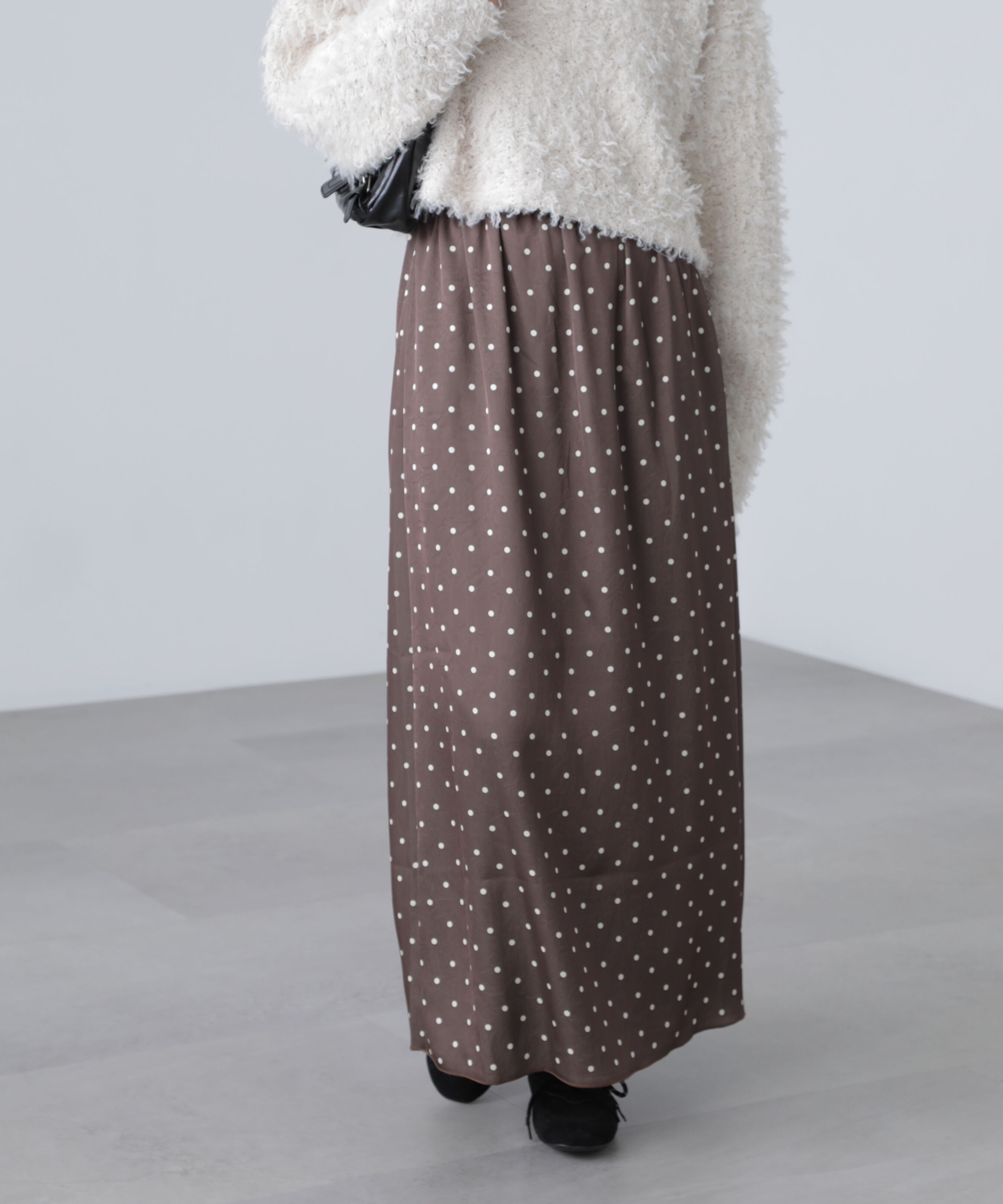  「サテンナローロングスカート」|スカート|ブラウンドッ 1