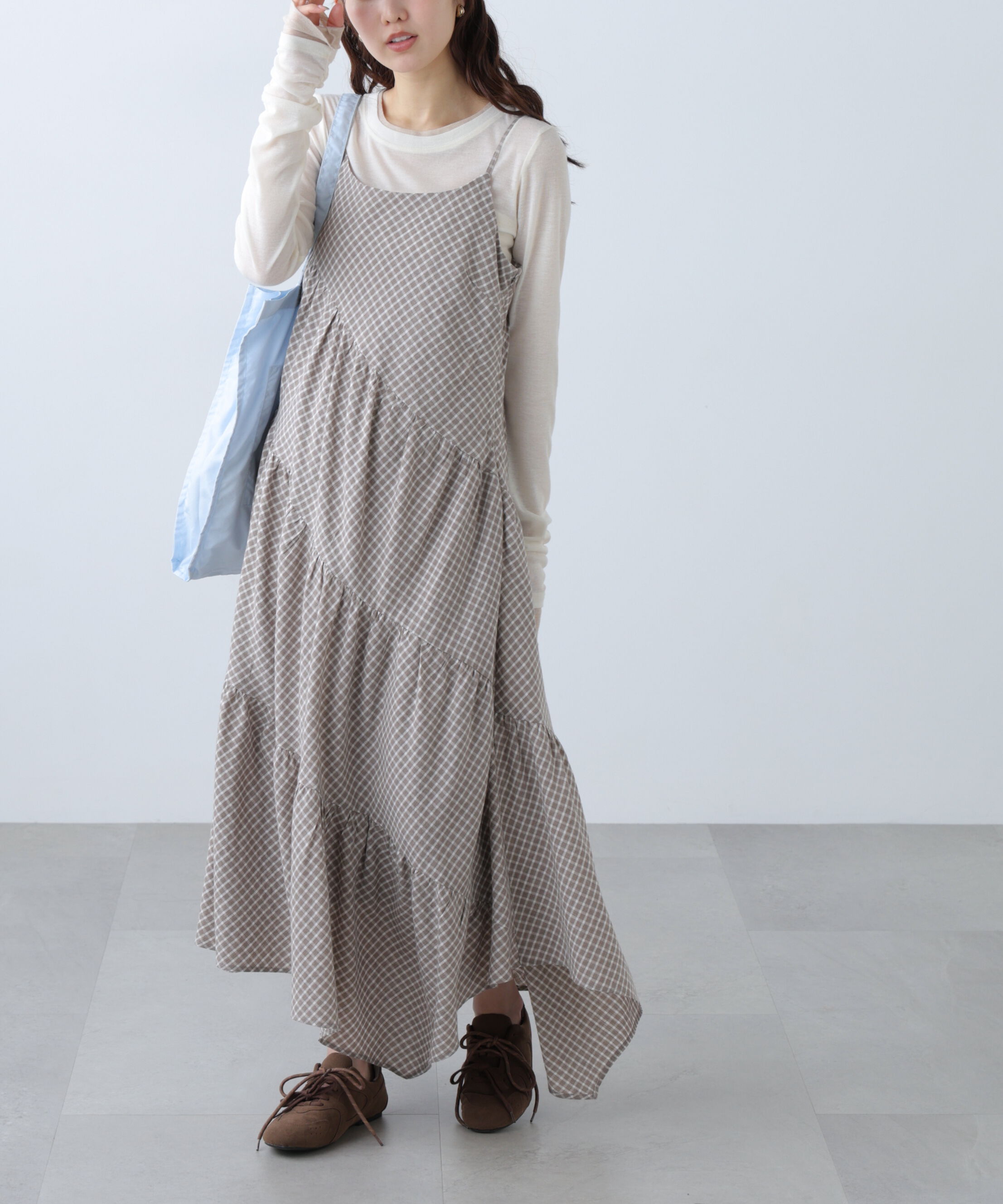  「チェック柄エスカルゴティアードキャミワンピース」|ワンピース|ベージュベー 1