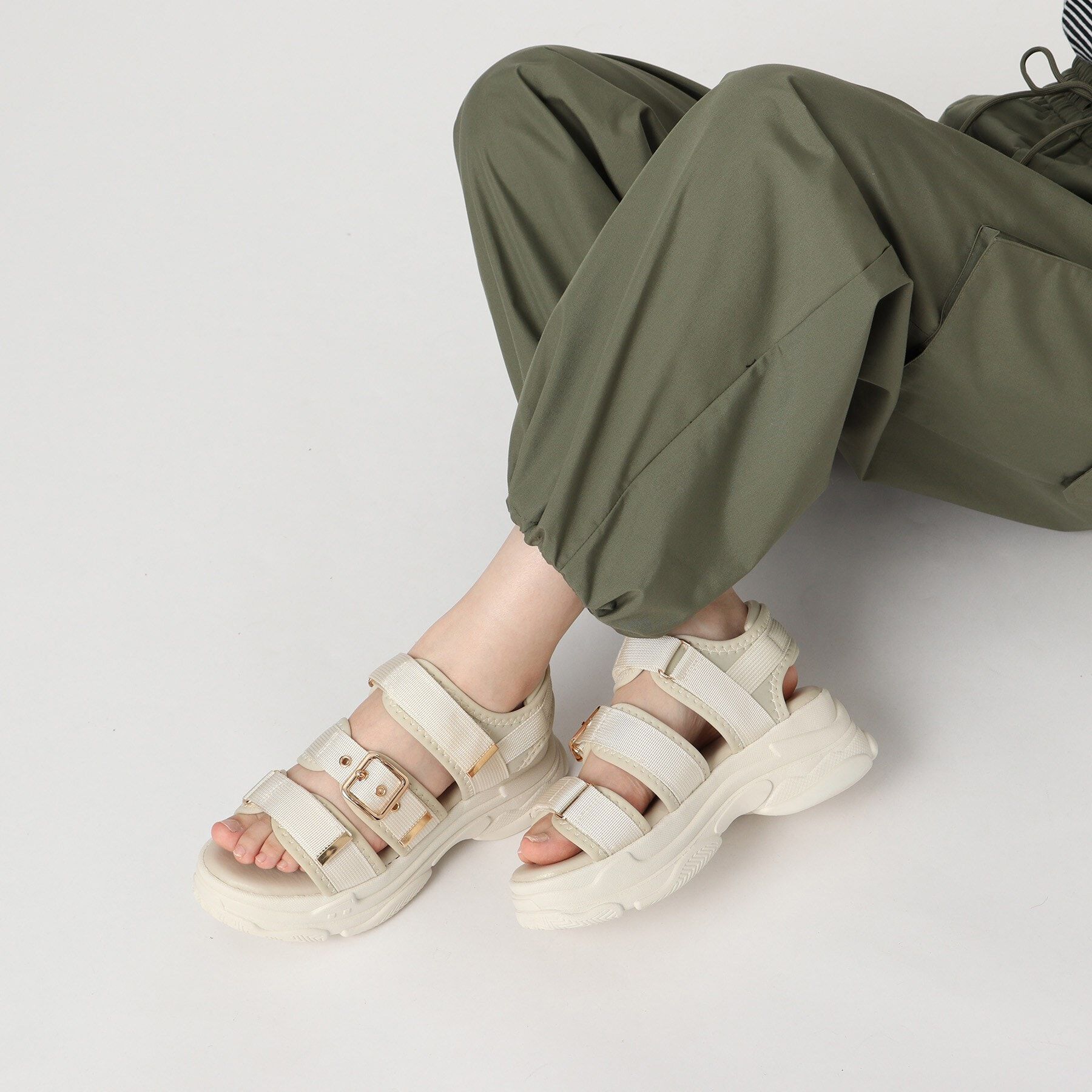 csT&P「軽量厚底ソール ゴールドベルトスポーツサンダル」|サンダル|