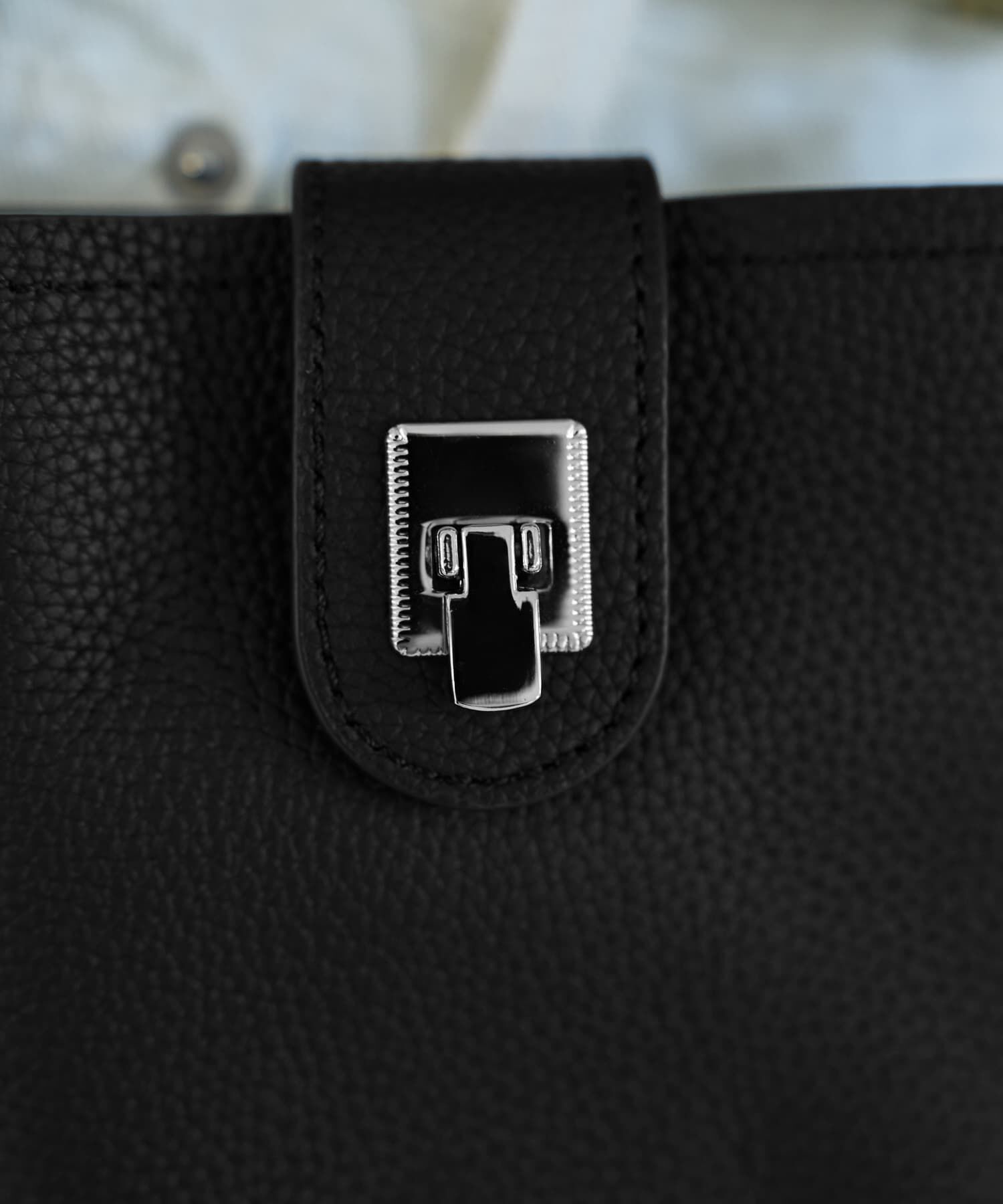 STYLE DELI「【DELI by】リアルレザー縦型フラップショルダーバッグ」|ショルダー・メッセンジャー|