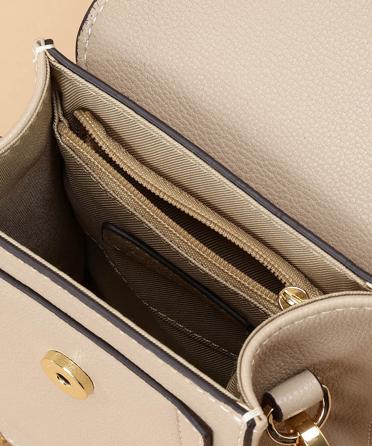 Samantha Thavasa「カードスロット付きシンプルスマホショルダー」|ショルダー・メッセンジャー|