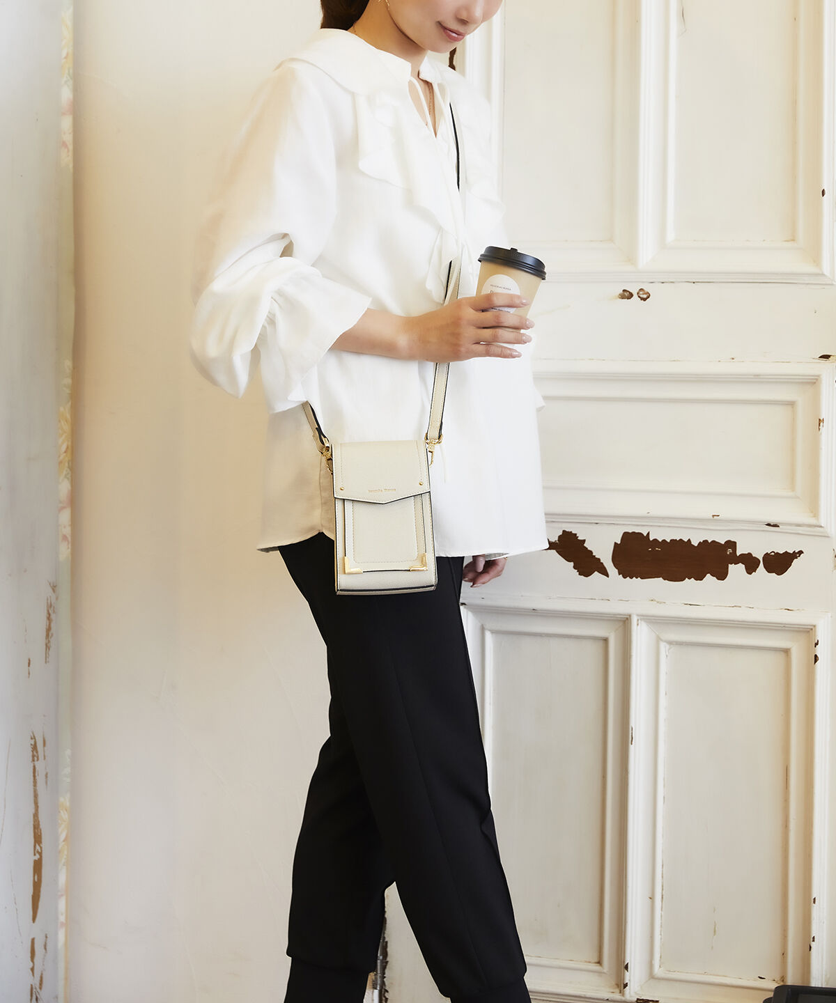 Samantha Thavasa「カードスロット付きシンプルスマホショルダー」|ショルダー・メッセンジャー|