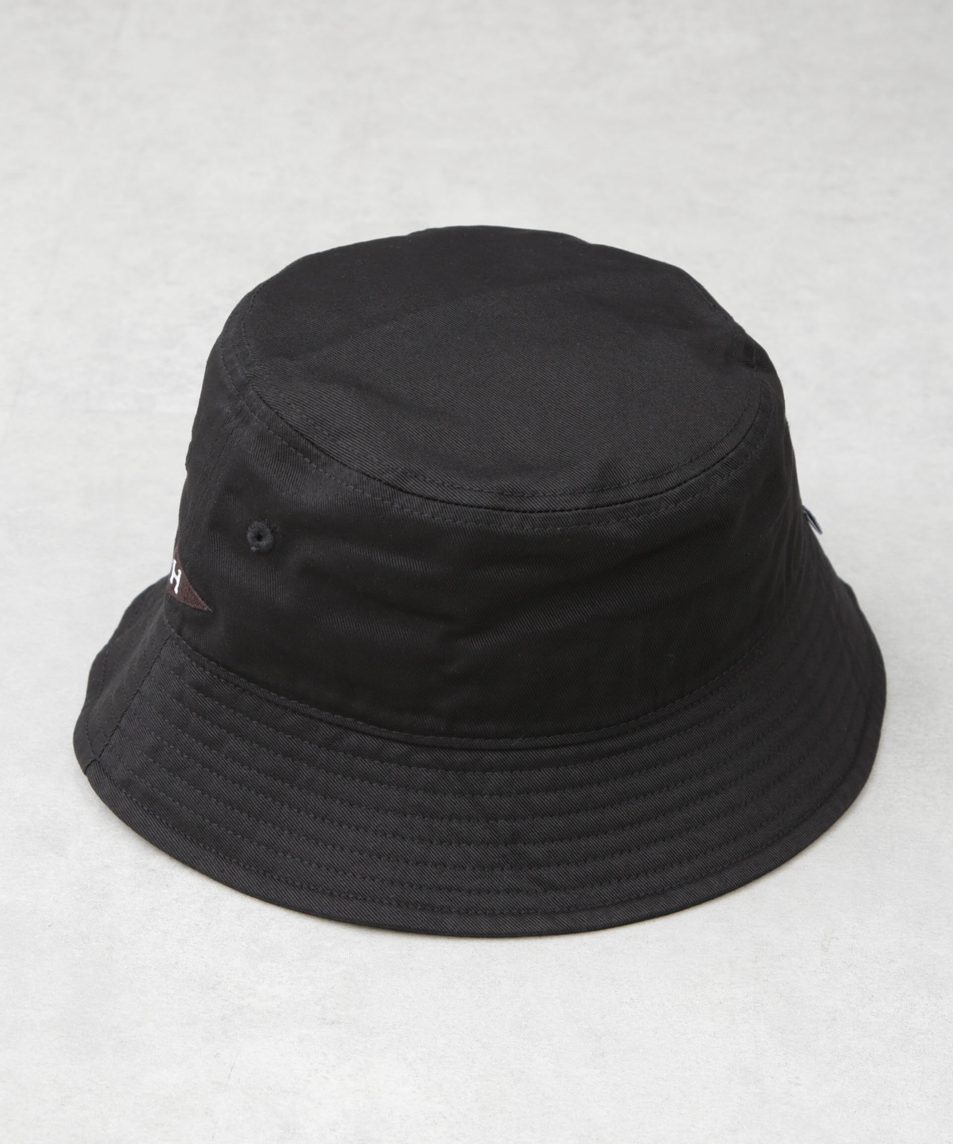 nano･universe「Healthknit/別注 ツイルペナント刺繍ハット」|キャップ・キャスケット|