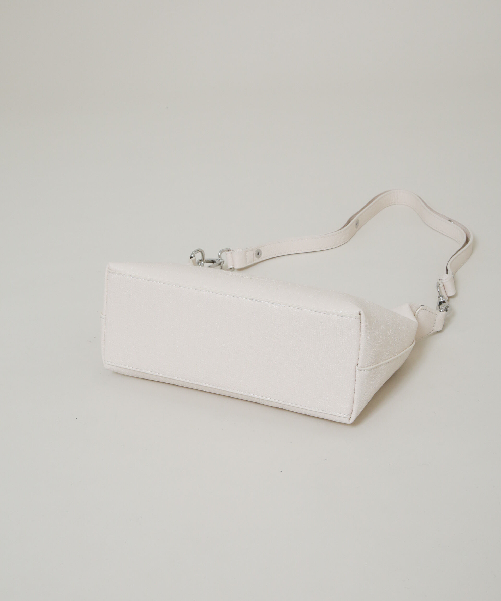 nano･universe「HVISK/Polly」|ショルダー・メッセンジャー|