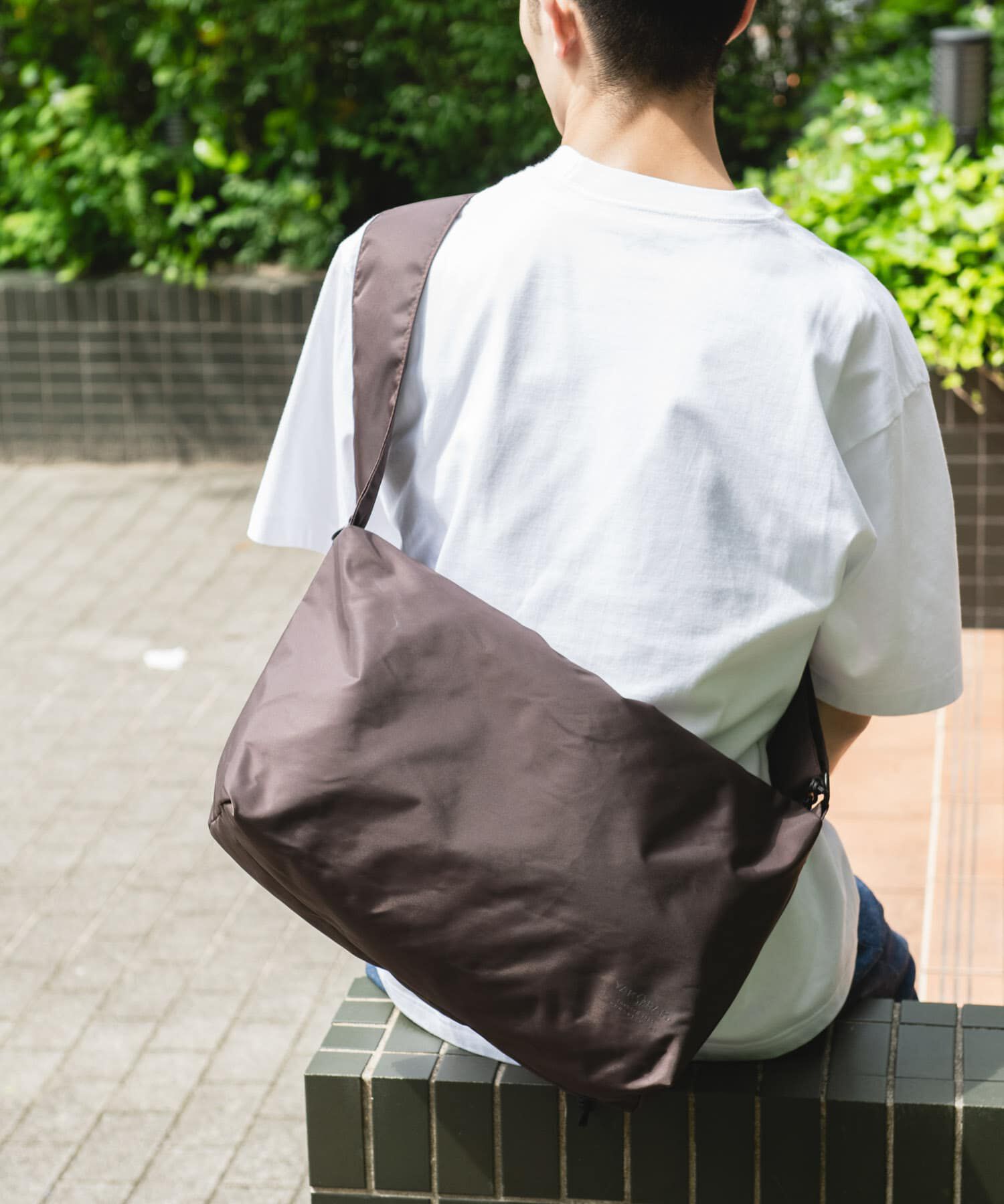 URBAN RESEARCH DOORS「『別注』YAKPAK&times;DOORS　SHOULDER BAG M」|ショルダー・メッセンジャー|ブラウン