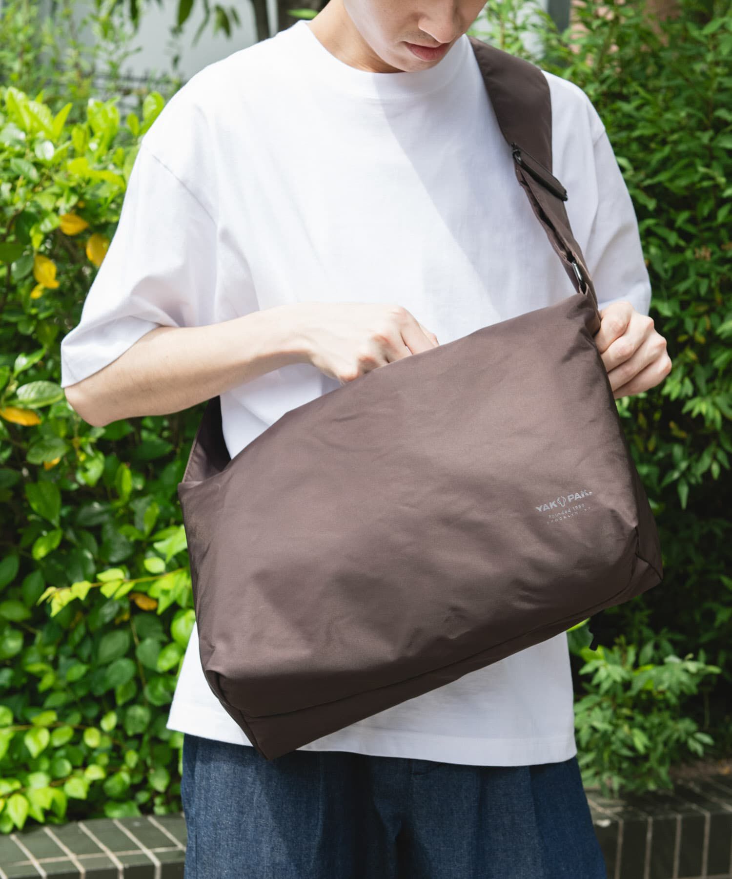 URBAN RESEARCH DOORS「『別注』YAKPAK&times;DOORS　SHOULDER BAG M」|ショルダー・メッセンジャー|