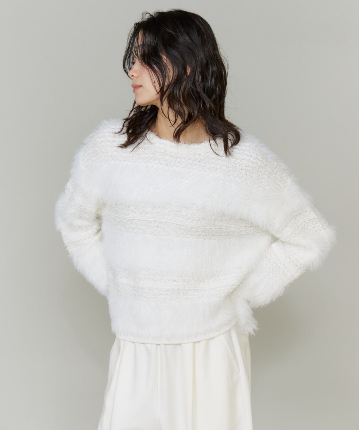 INED「フェザーヤーンプルオーバー」|ニット・セーター|オフホワイト1