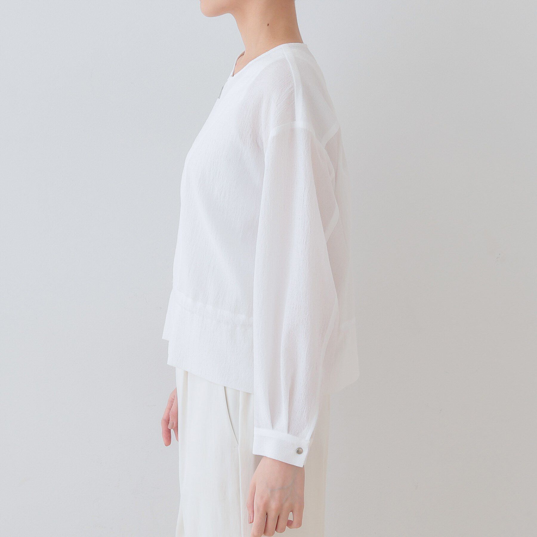 INDIVI「【洗える／凹凸素材】ドロストデザインショート丈ブルゾン」|ブルゾン・スタジャン|