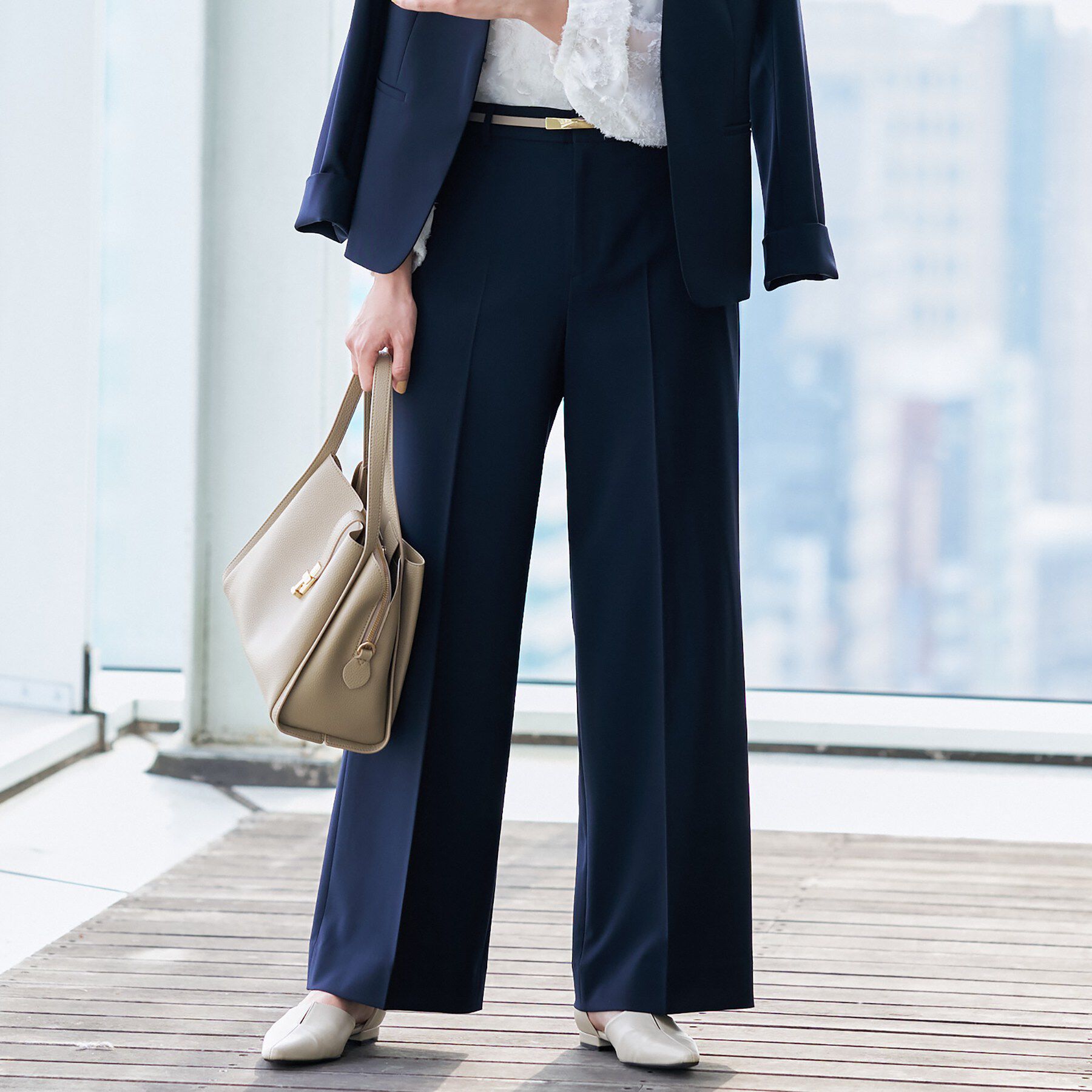 INDIVI「【通勤スーツ／洗える】ストレッチワイドパンツ」|スーツ|ネイビー(094)