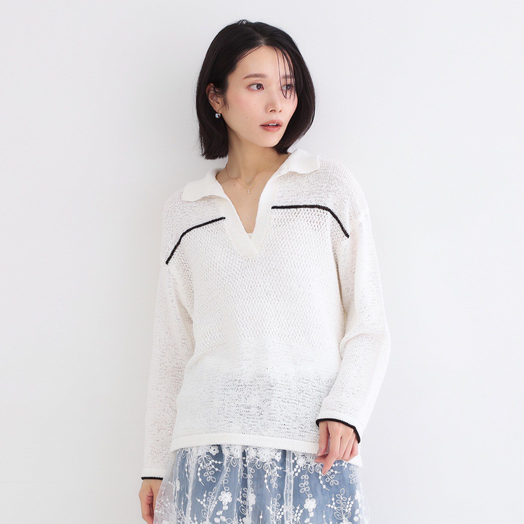 OPAQUE.CLIP「テープヤーンキーネックニット【洗濯機OK】」|ニット・セーター|ホワイト(001)