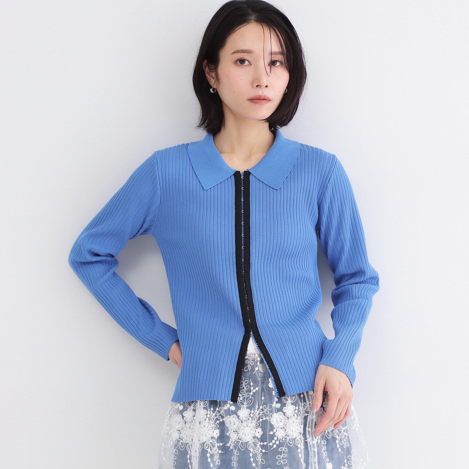 OPAQUE.CLIP「ポロ衿ホック使いリブニットカーディガン【洗濯機OK】」|カーディガン|ブルー(092)