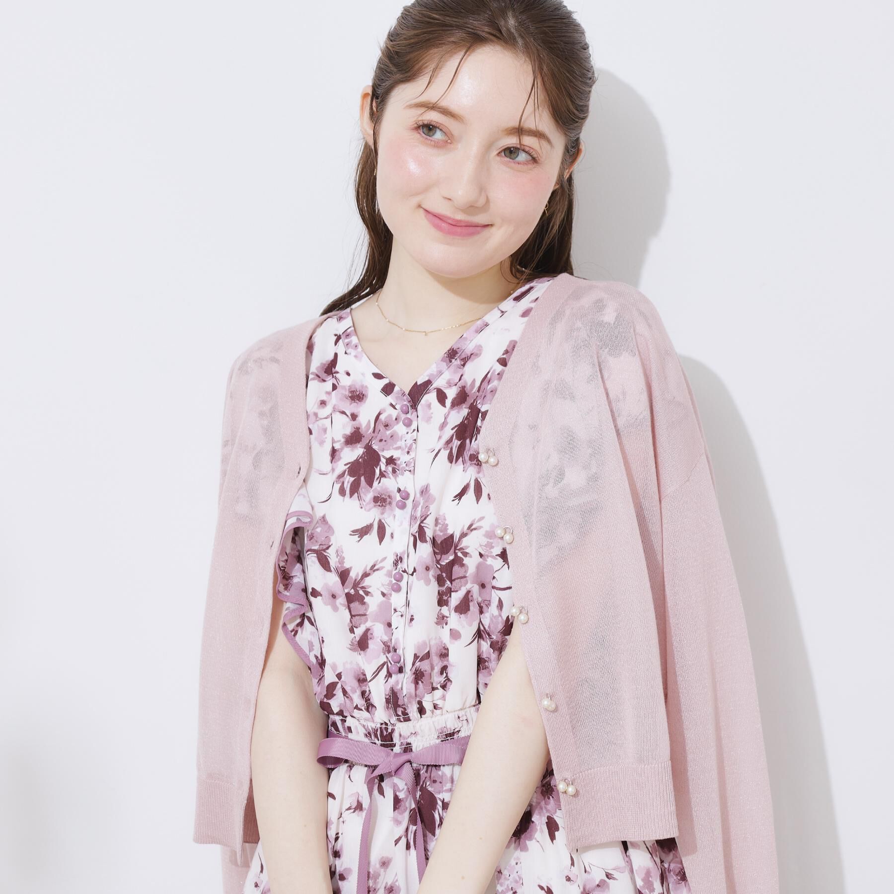 Couture broach「【上品な透け感・通勤】ダブルパール調釦シアーカーディガン」|カーディガン|ライトピンク(070