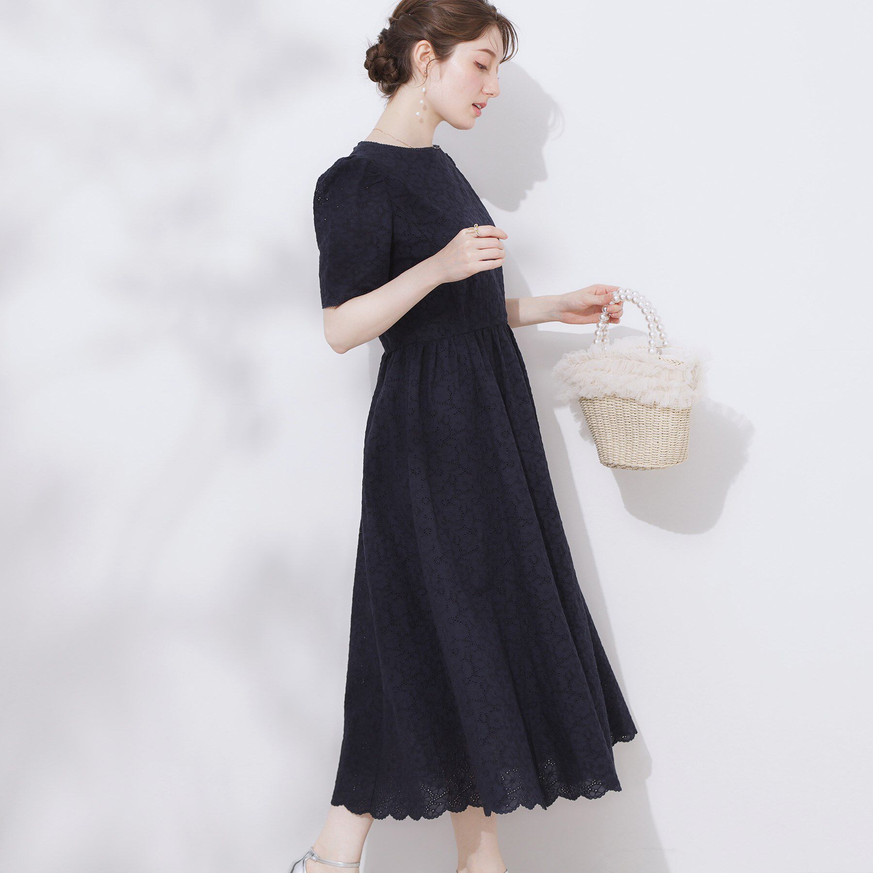 Couture broach「【一枚で着映える・華やか・花柄刺繍】カットワークレースワンピ」|ワンピース|