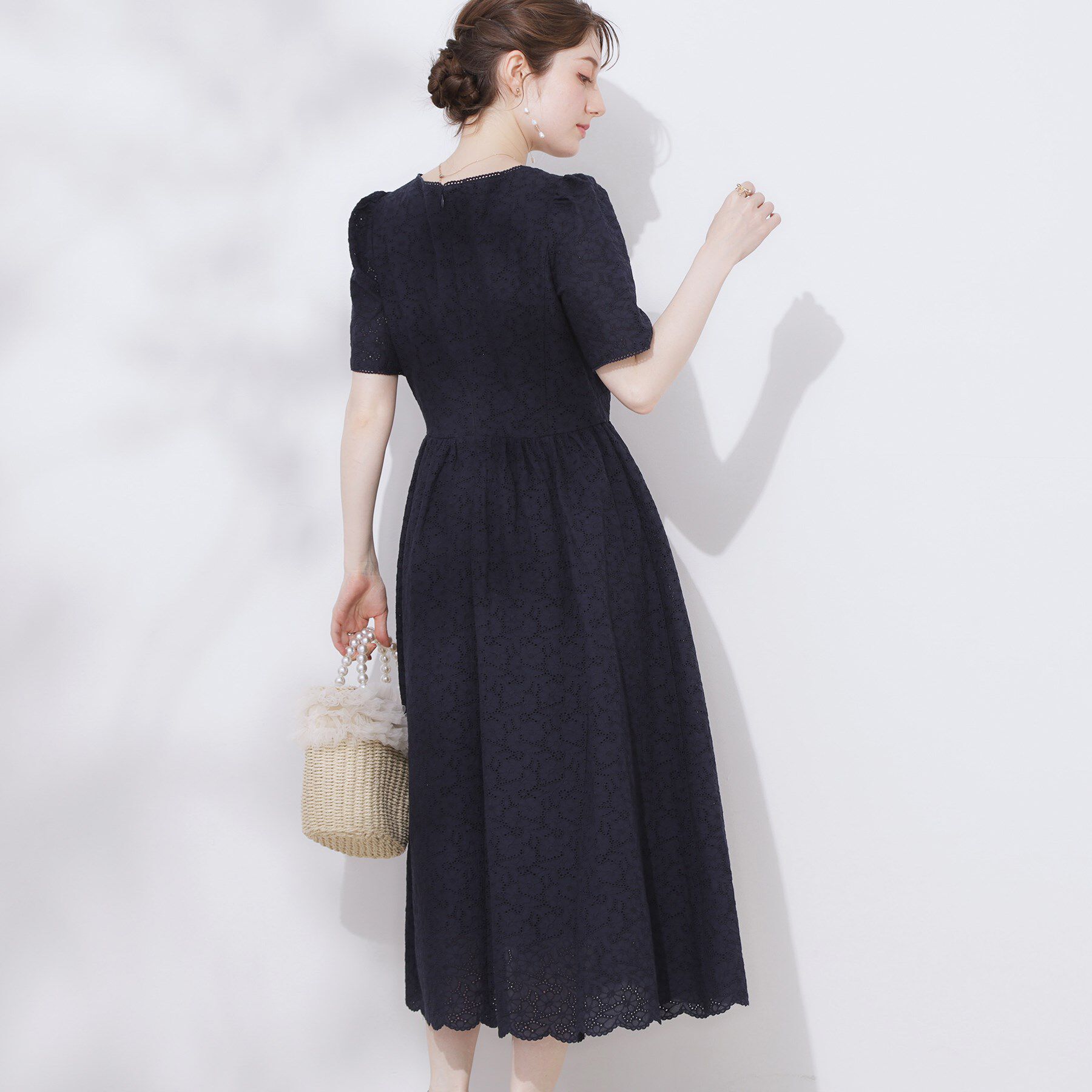 Couture broach「【一枚で着映える・華やか・花柄刺繍】カットワークレースワンピ」|ワンピース|