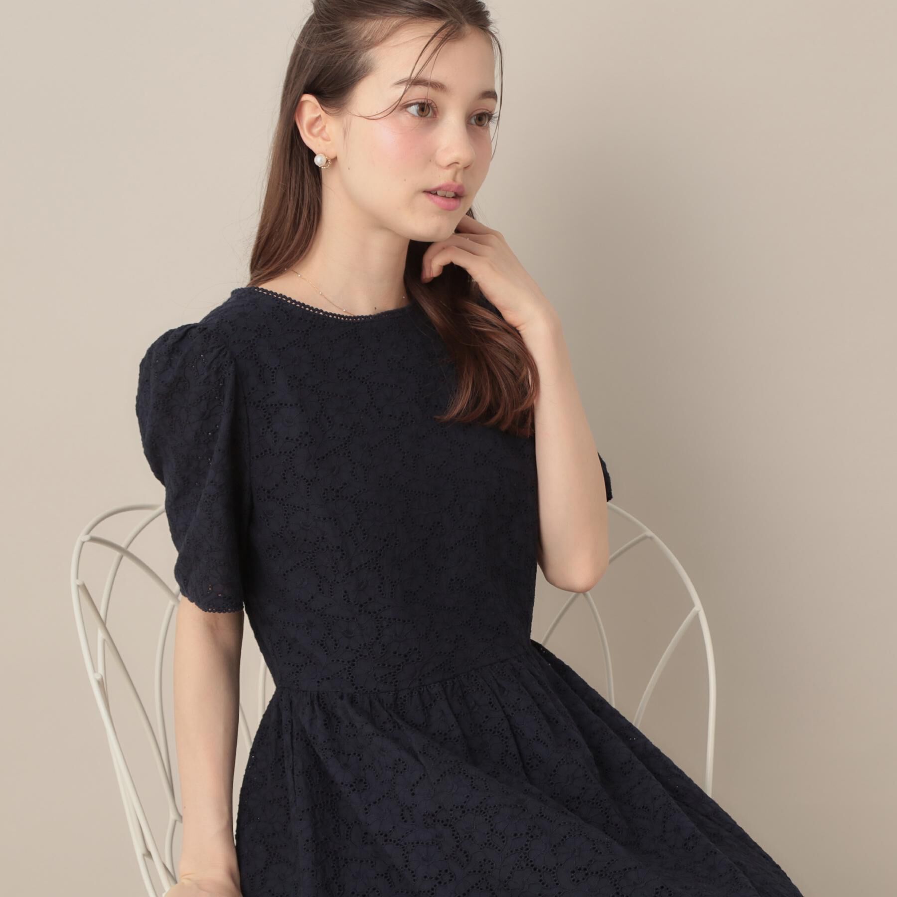 Couture broach「【一枚で着映える・華やか・花柄刺繍】カットワークレースワンピ」|ワンピース|