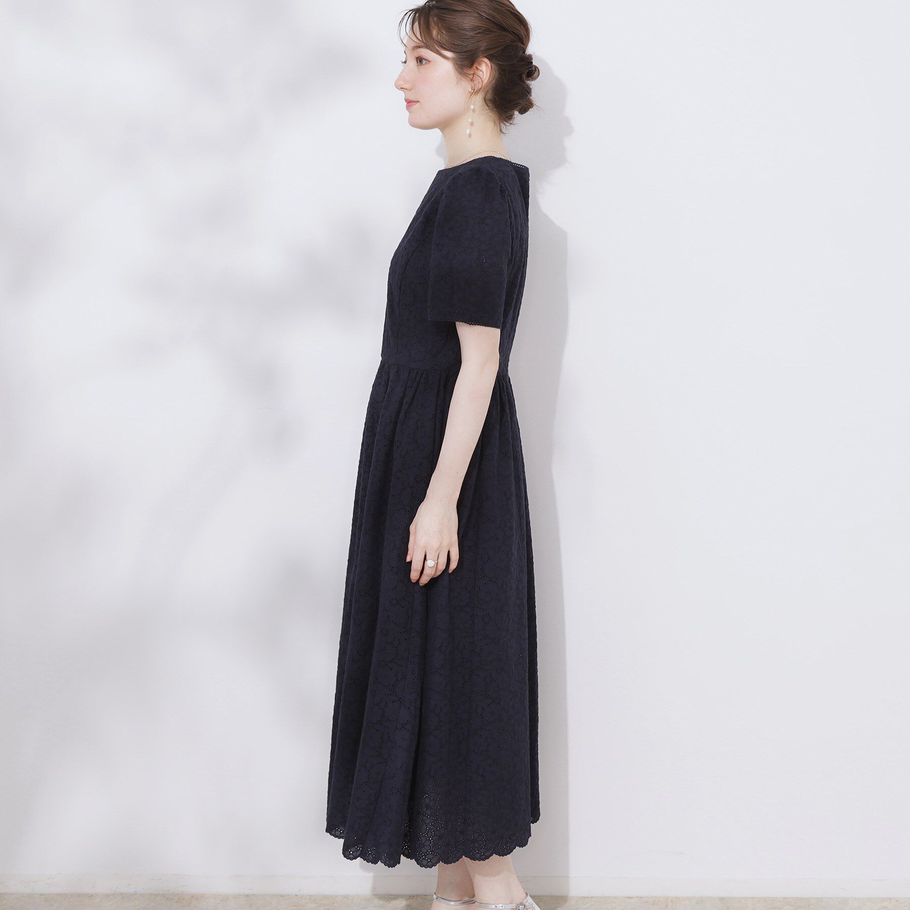 Couture broach「【一枚で着映える・華やか・花柄刺繍】カットワークレースワンピ」|ワンピース|