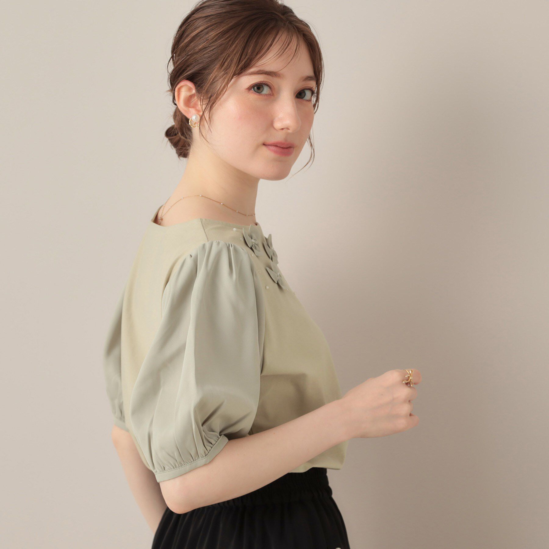 Couture broach「【接触冷感・UVカット】シフォンフラワーエンブロドッキングカットソー」|Tシャツ・カットソー|