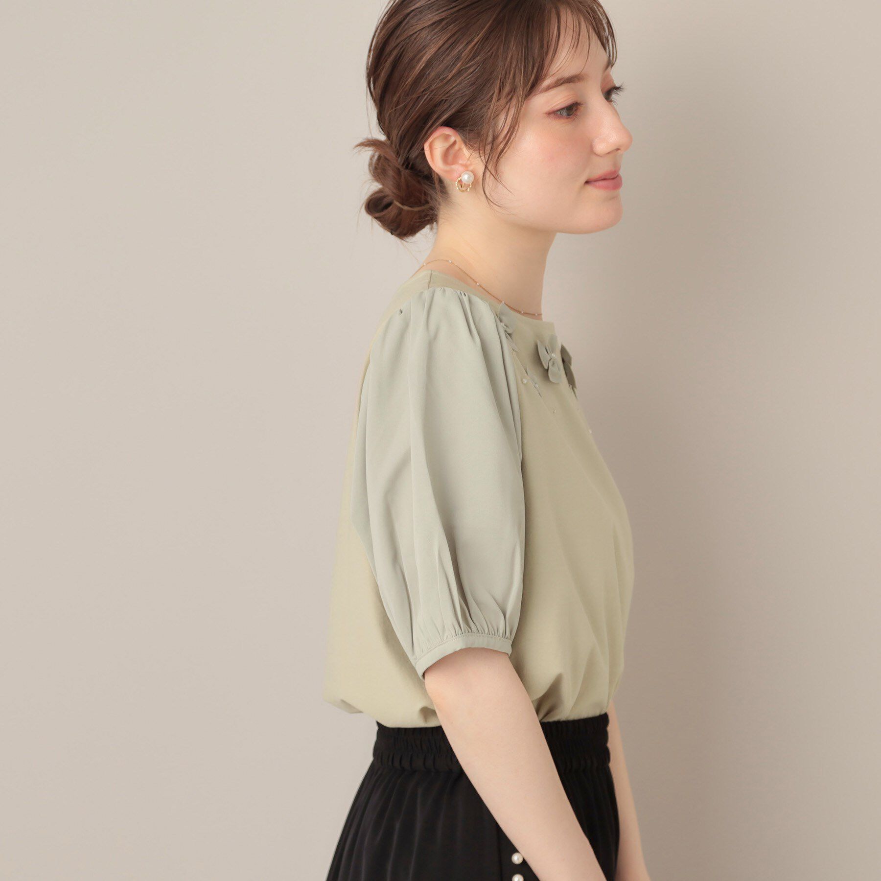 Couture broach「【接触冷感・UVカット】シフォンフラワーエンブロドッキングカットソー」|Tシャツ・カットソー|