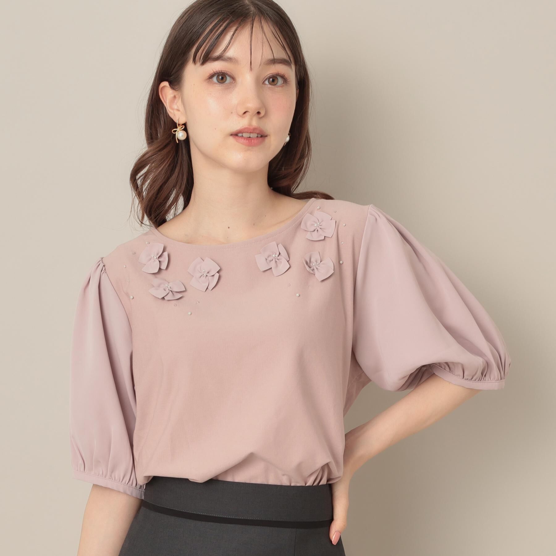 Couture broach「【接触冷感・UVカット】シフォンフラワーエンブロドッキングカットソー」|Tシャツ・カットソー|