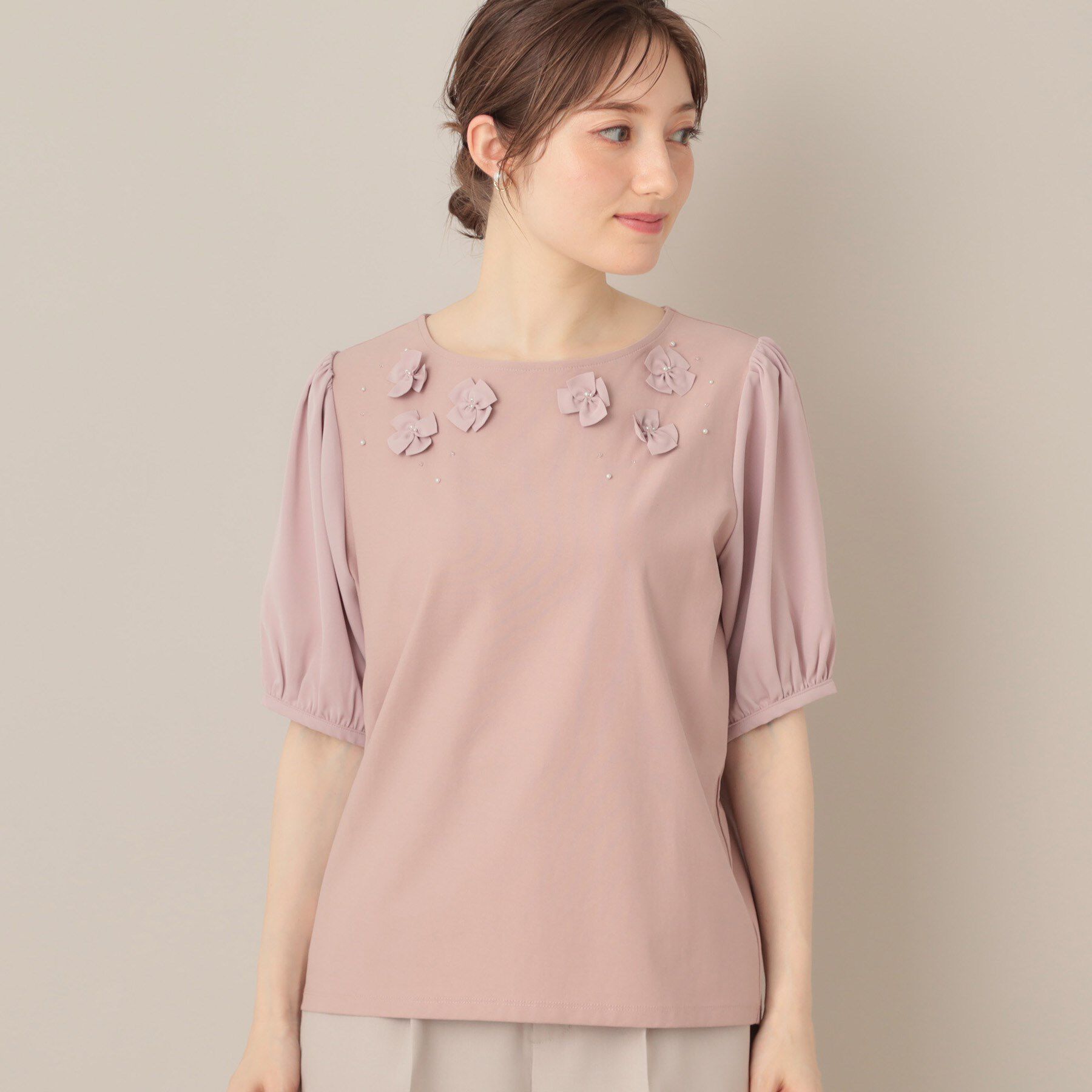 Couture broach「【接触冷感・UVカット】シフォンフラワーエンブロドッキングカットソー」|Tシャツ・カットソー|