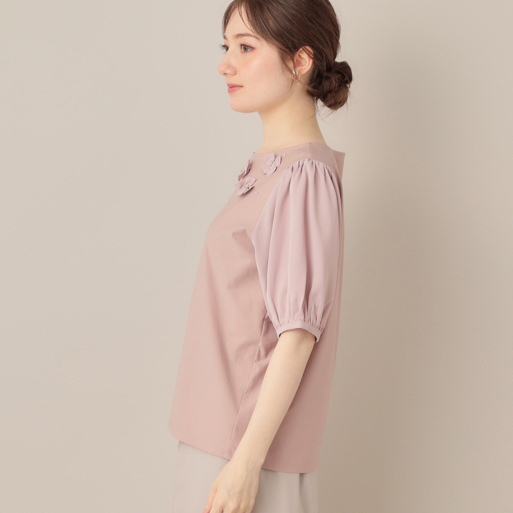 Couture broach「【接触冷感・UVカット】シフォンフラワーエンブロドッキングカットソー」|Tシャツ・カットソー|