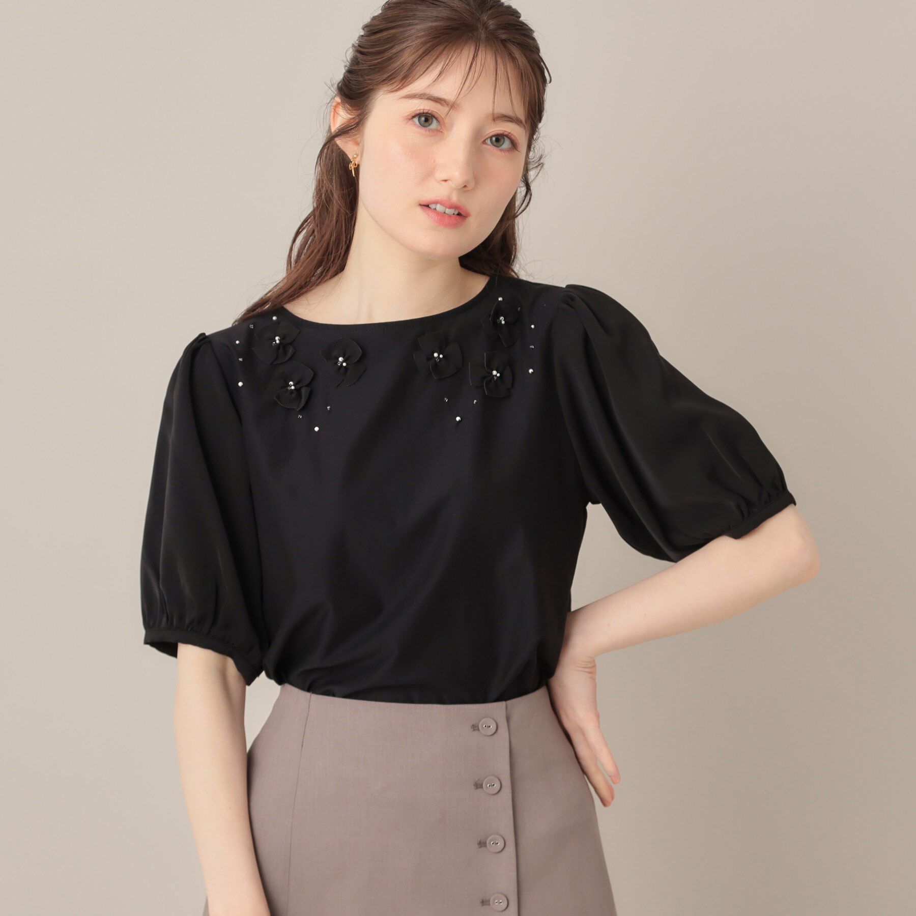Couture broach「【接触冷感・UVカット】シフォンフラワーエンブロドッキングカットソー」|Tシャツ・カットソー|