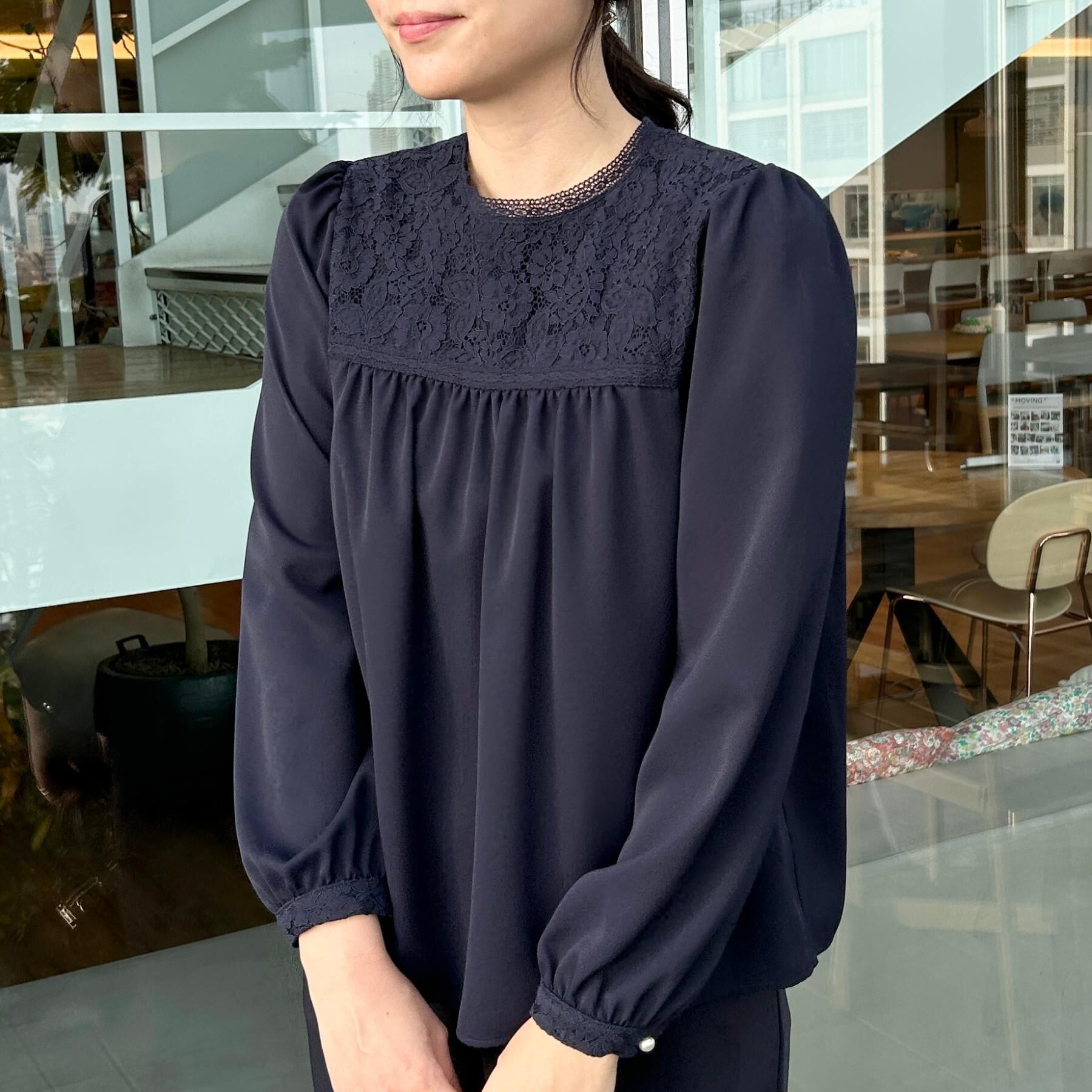 Couture broach「【ハレの日・通勤】レースドッキング ブラウス」|シャツ・ブラウス|