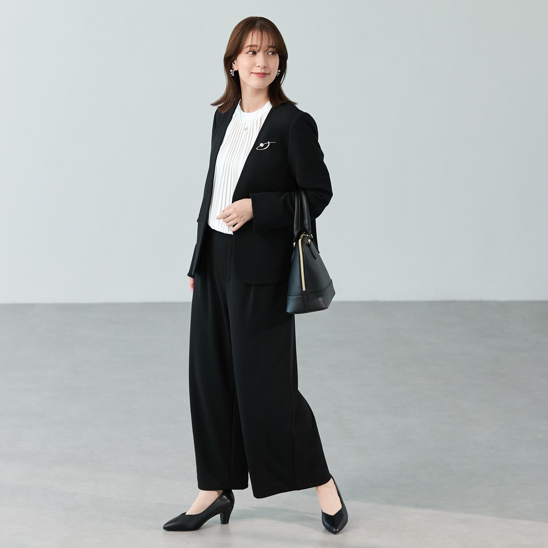 SHOO･LA･RUE「【洗濯機可】女性らしさとすっきり見えを叶える フロントプリーツブラウス」|シャツ・ブラウス|