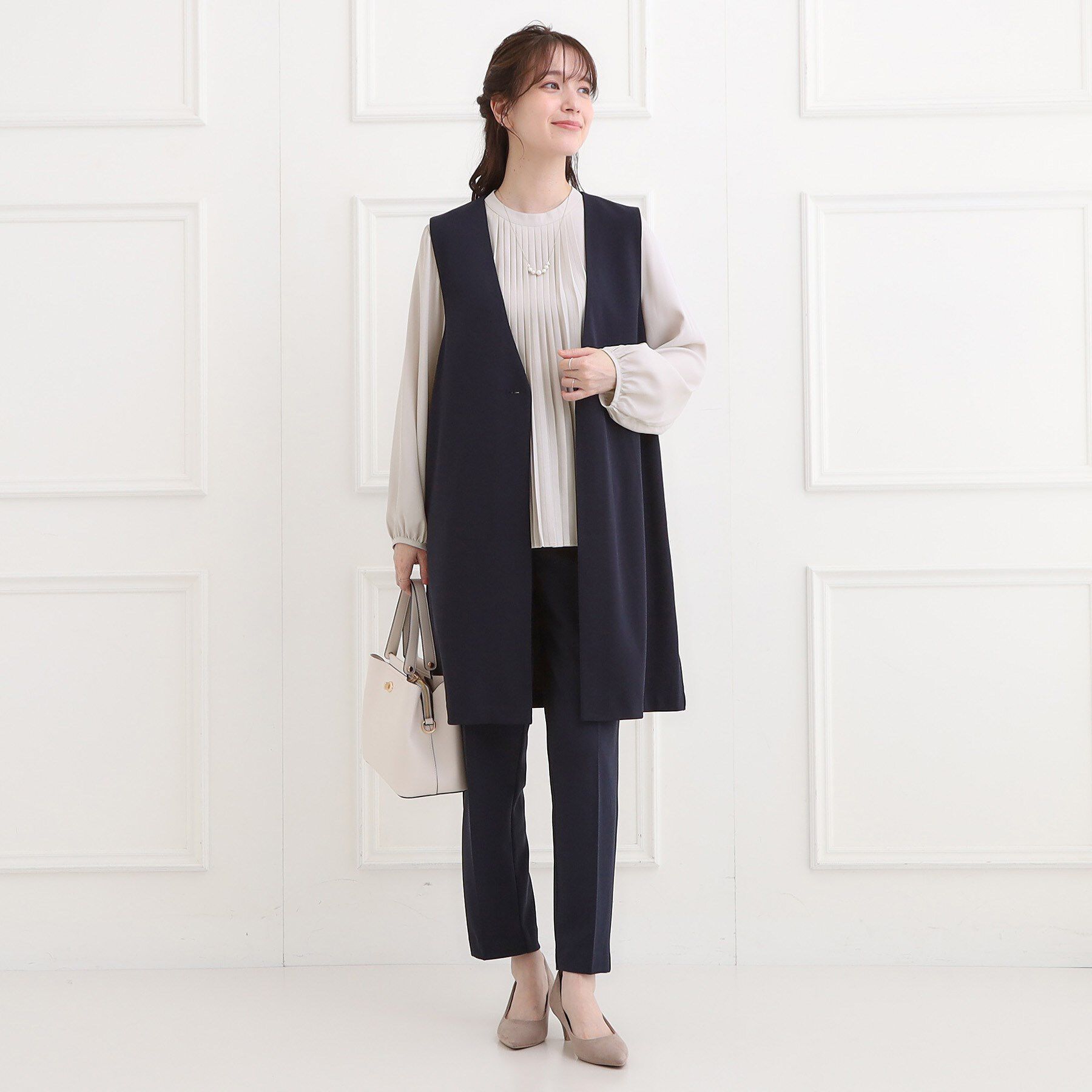 SHOO･LA･RUE「【洗濯機可】女性らしさとすっきり見えを叶える フロントプリーツブラウス」|シャツ・ブラウス|