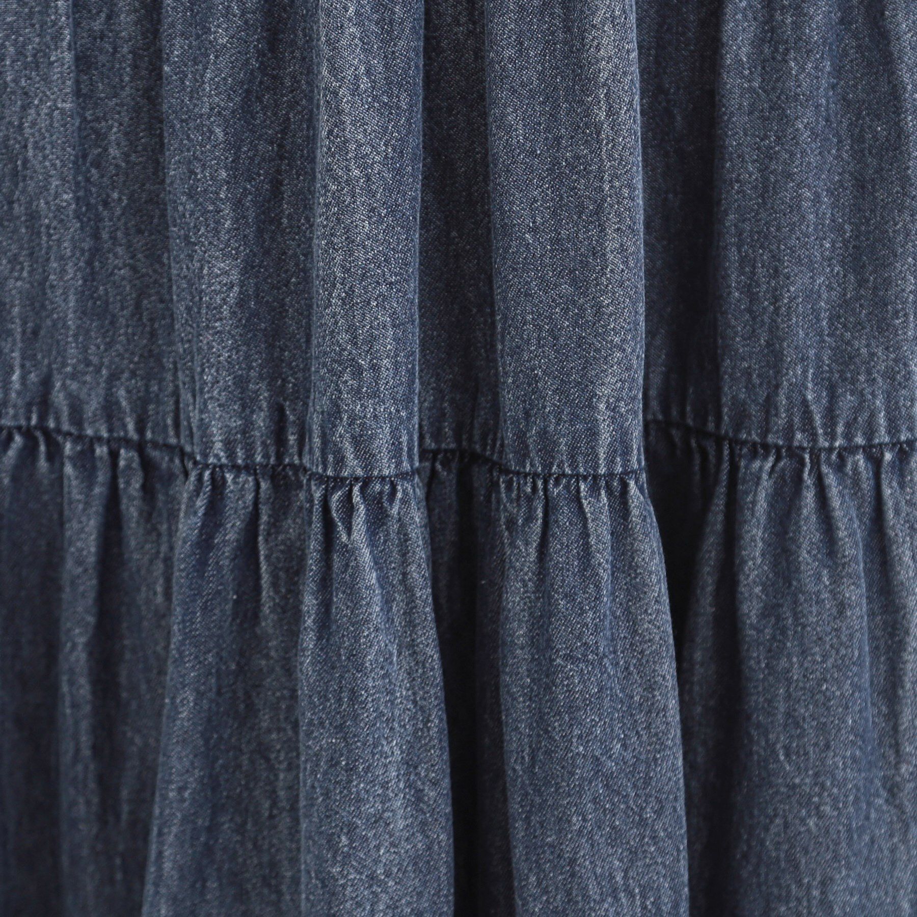 SHOO･LA･RUE「【ライトオンスデニム/S-LL】女性らしさをプラスする ティアードデニムロングスカート」|スカート|